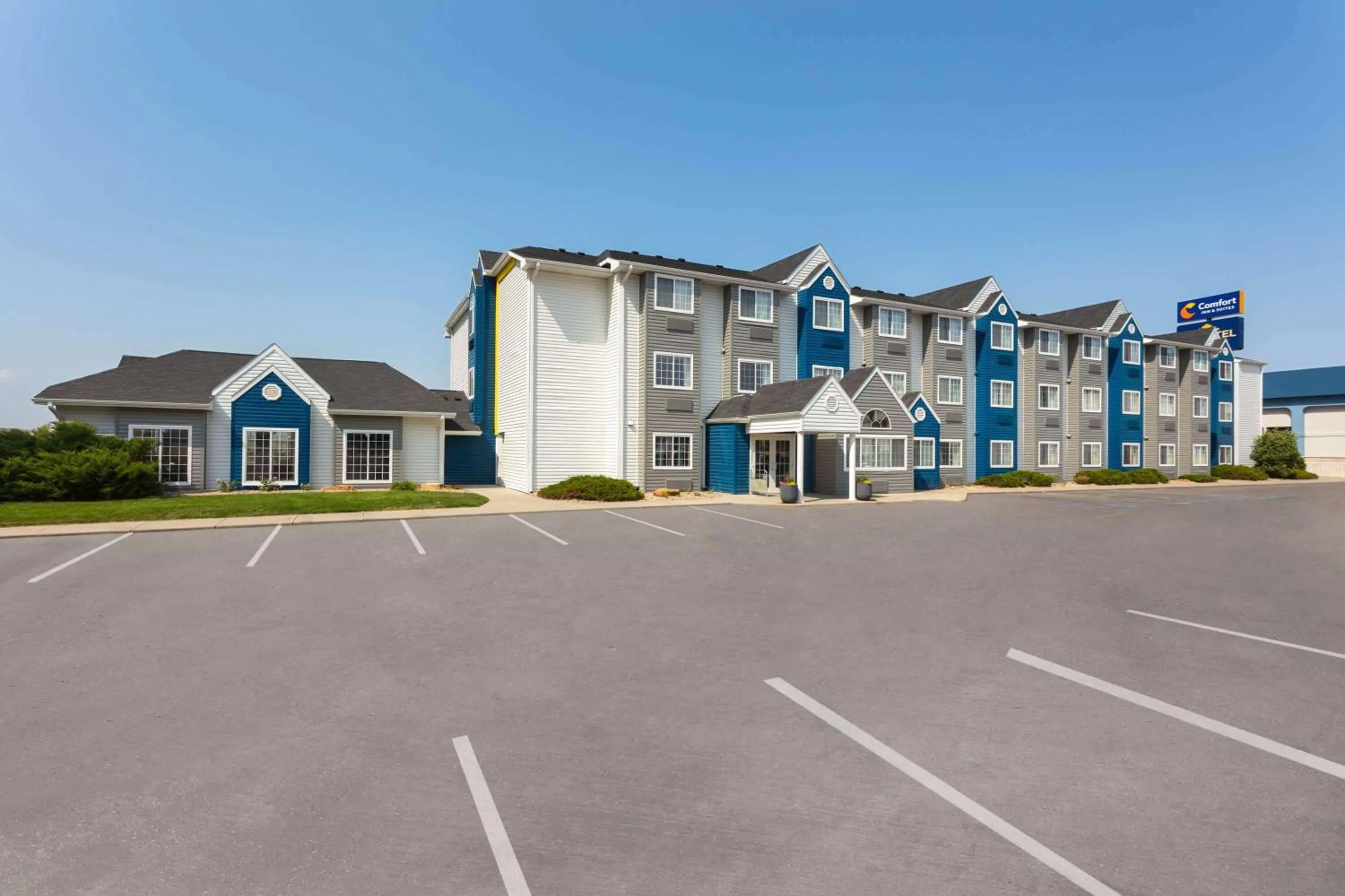 Property building in Microtel Inn & Suites by Wyndham Rapid City