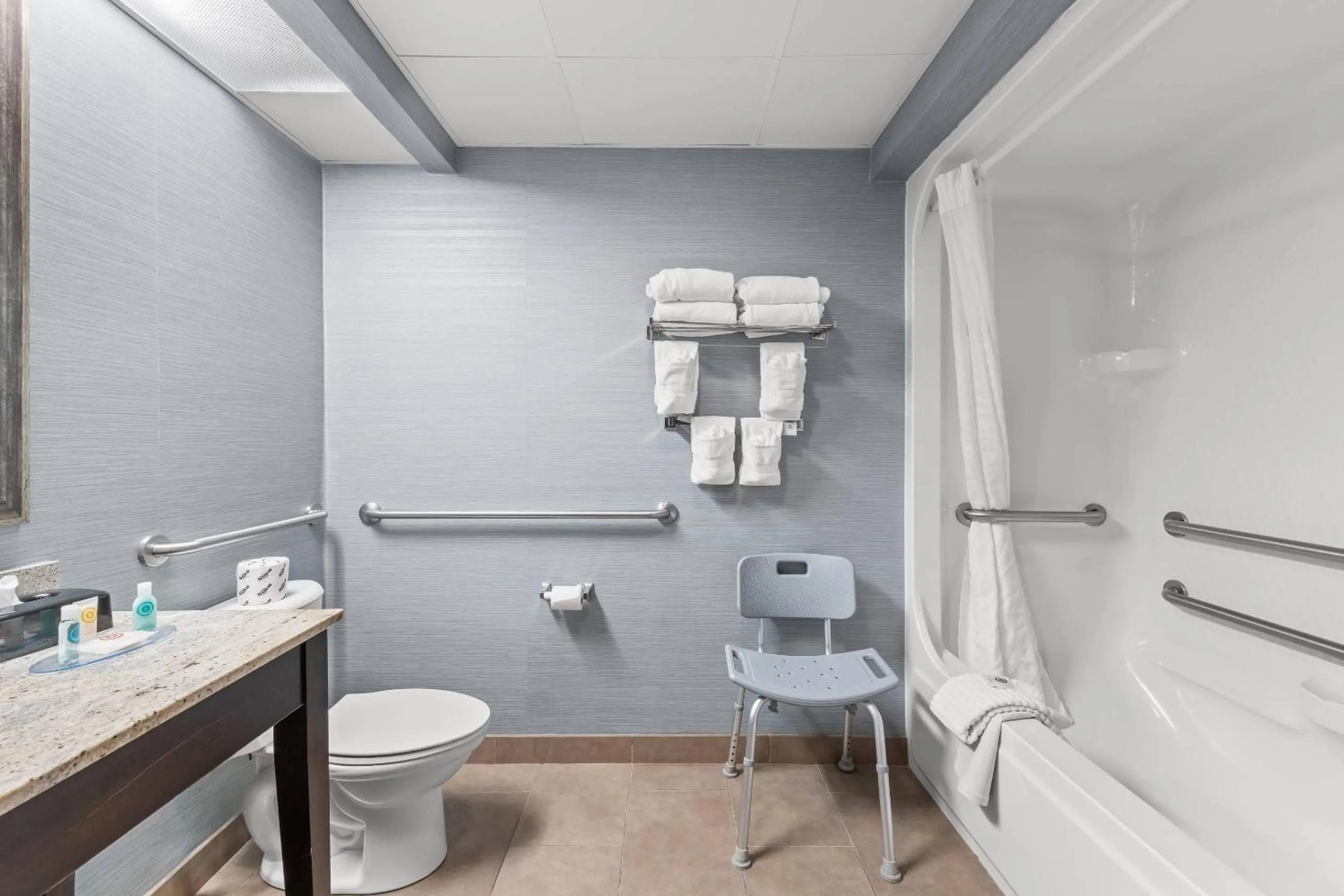 Bedroom in Comfort Inn Rehoboth Beach