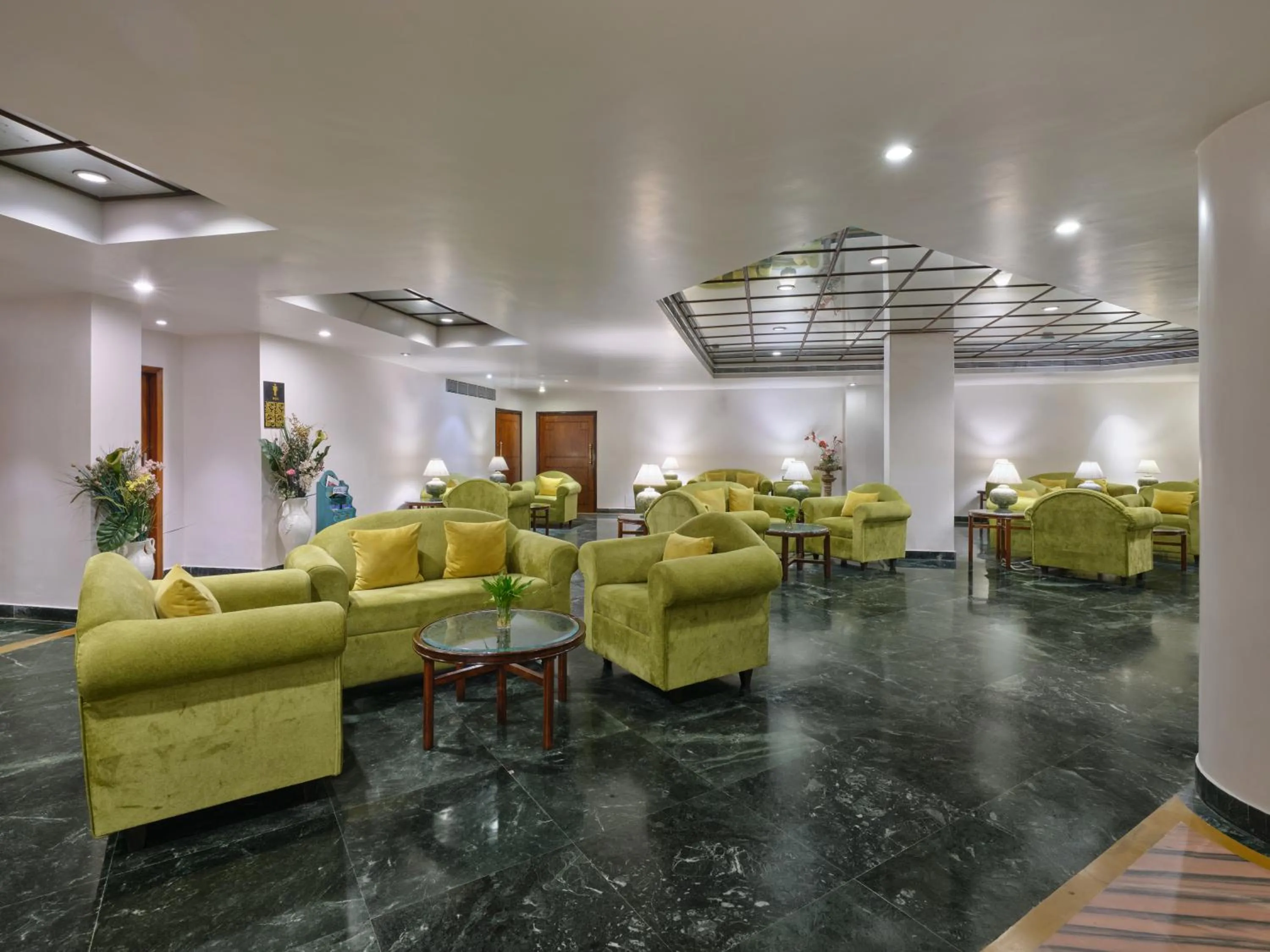Lobby or reception in Hotel Swosti Premium Bhubaneswar