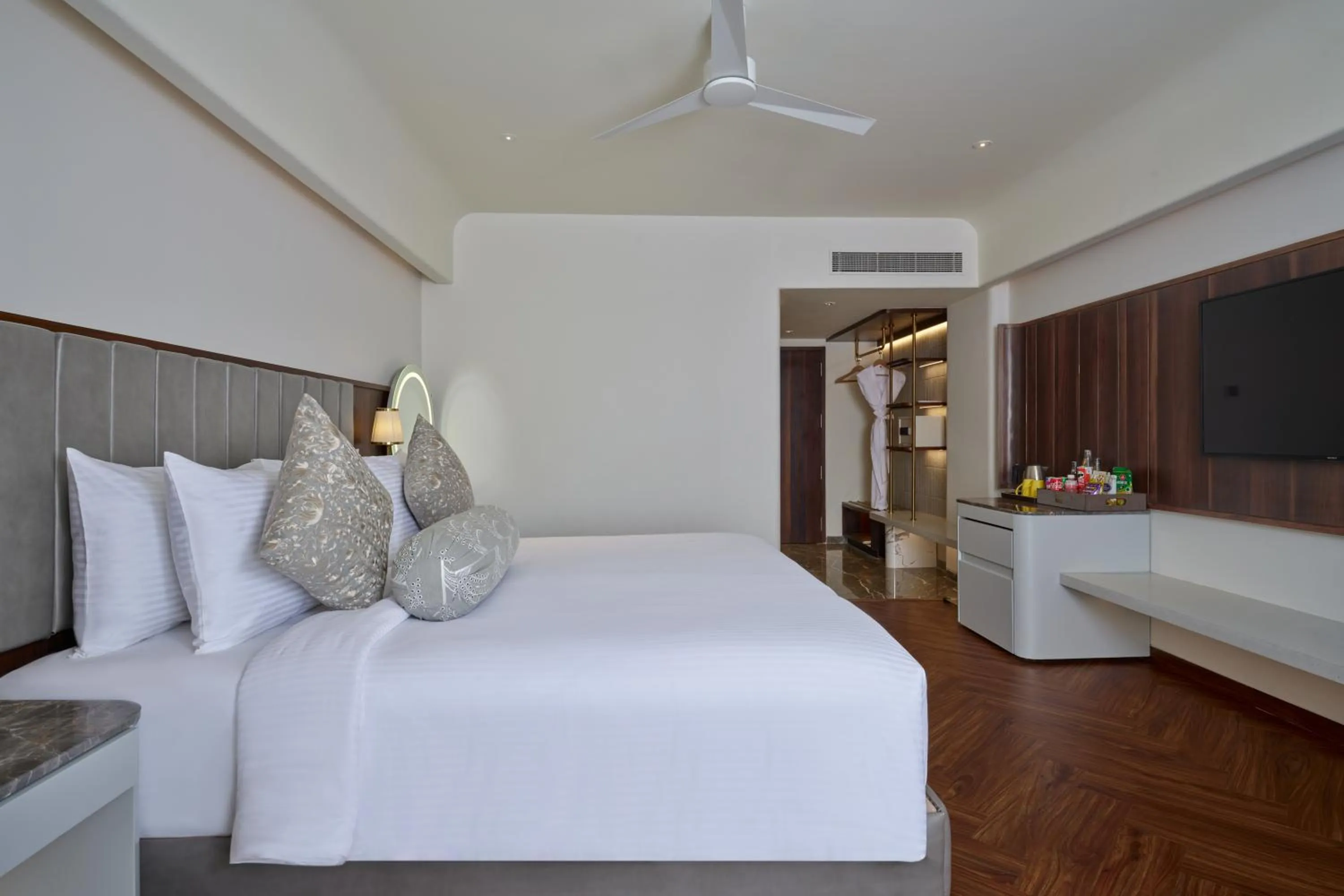 Bedroom, Bed in Hotel Swosti Premium Bhubaneswar