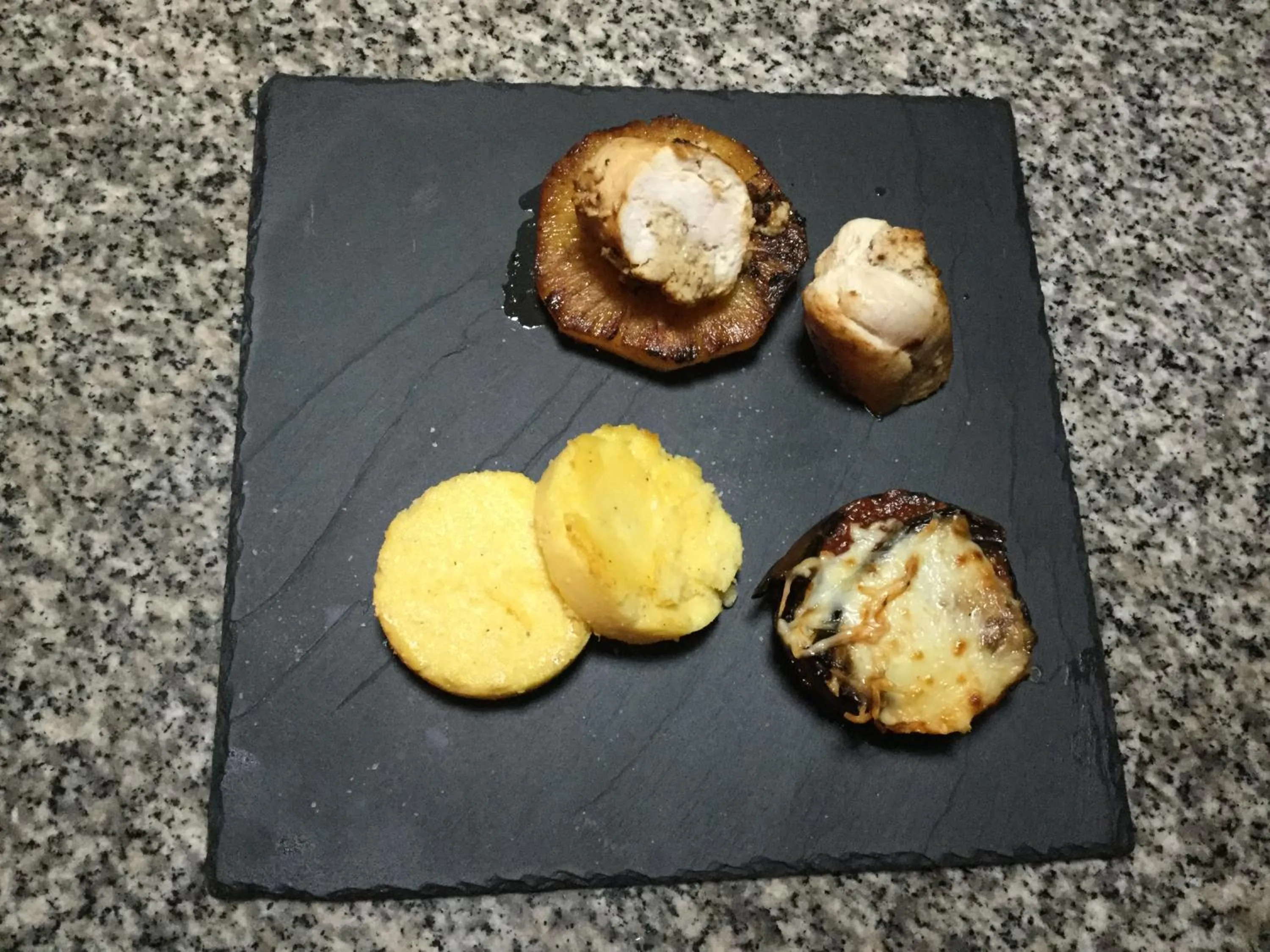 Restaurant/places to eat in Villa F&B