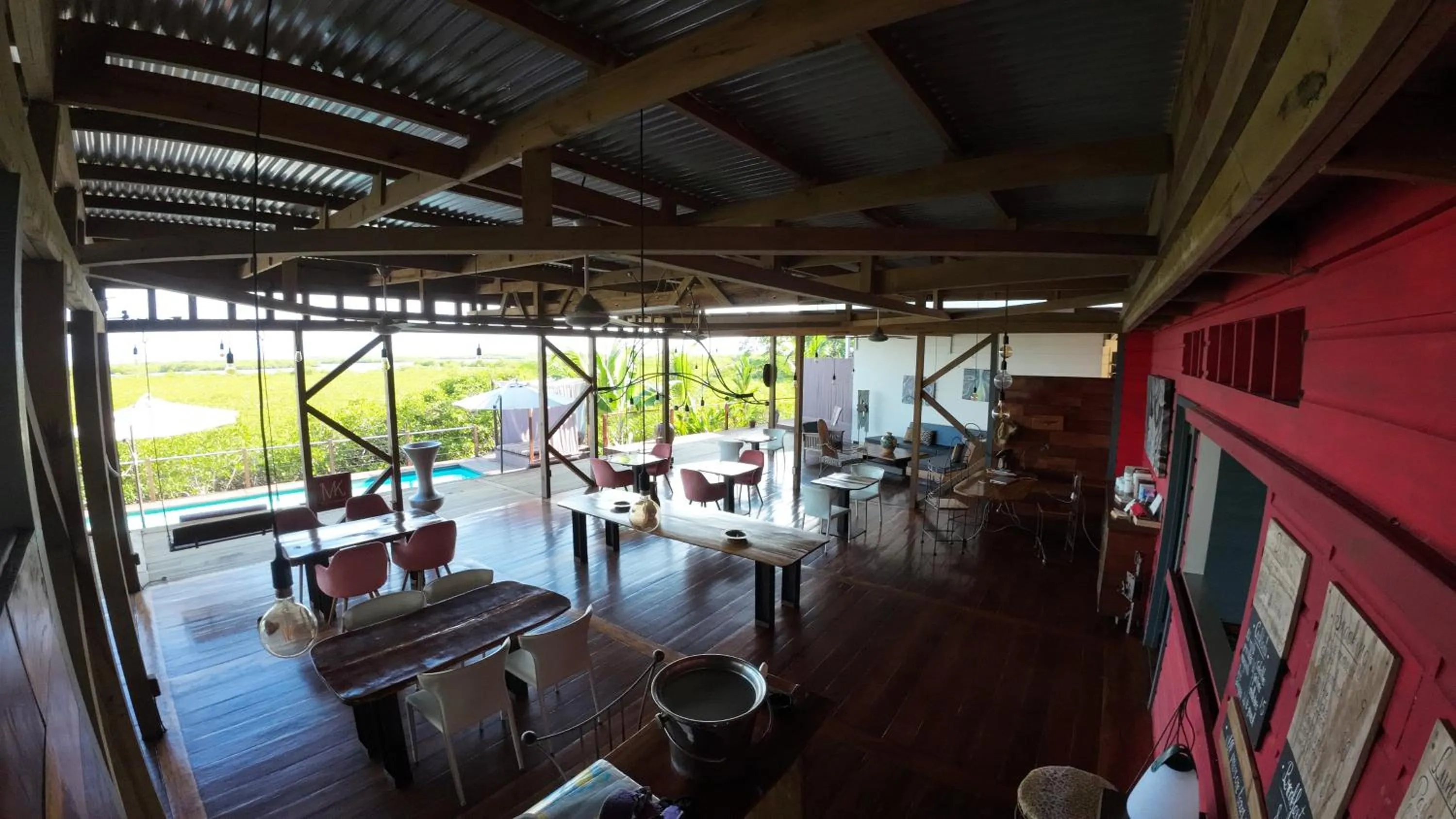 Restaurant/places to eat in Villa F&B