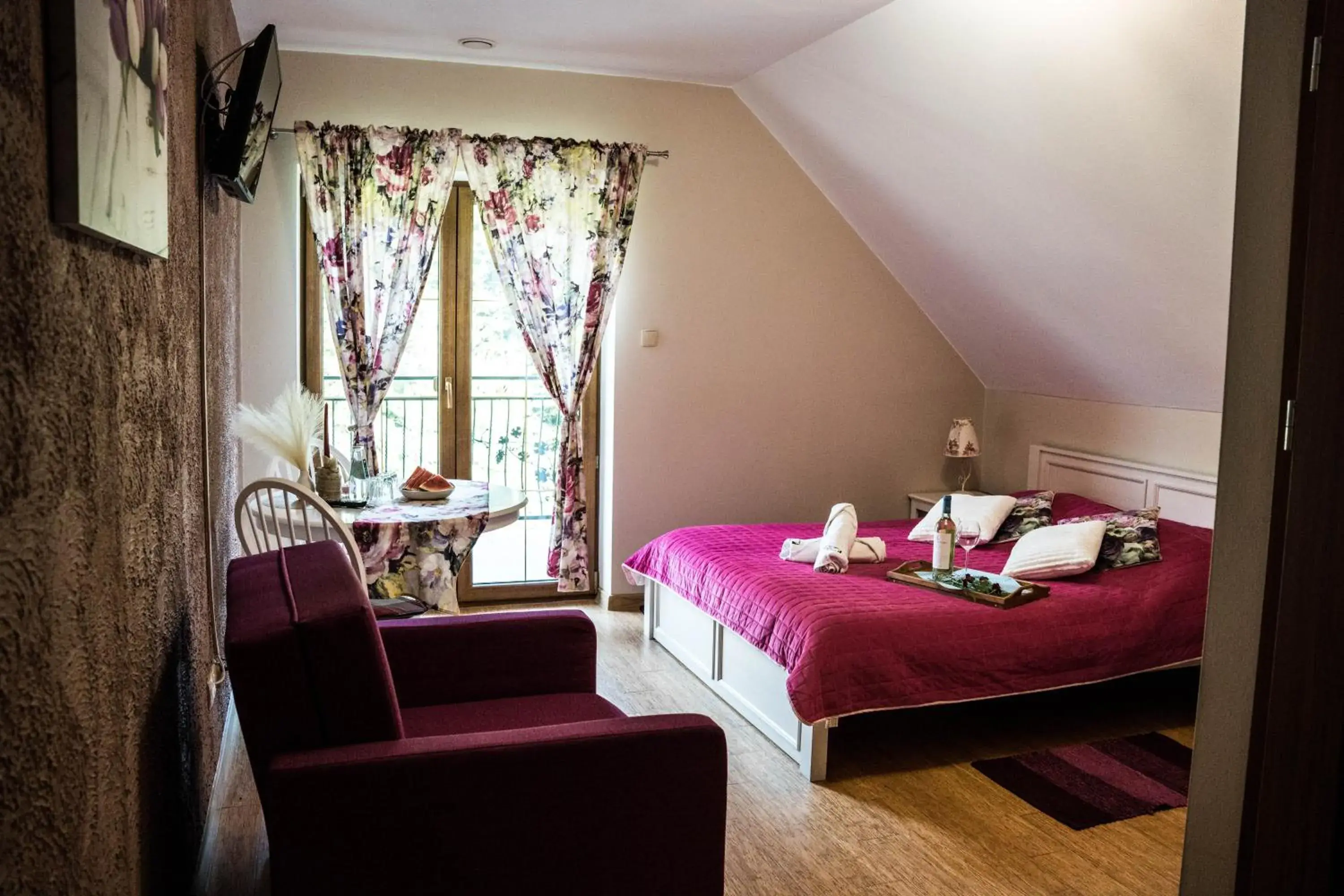 Deluxe Double Room with Bath in Chata "na Końcu" Świata Deluxe Double Room with Bath in Chata "na Końcu" Świata