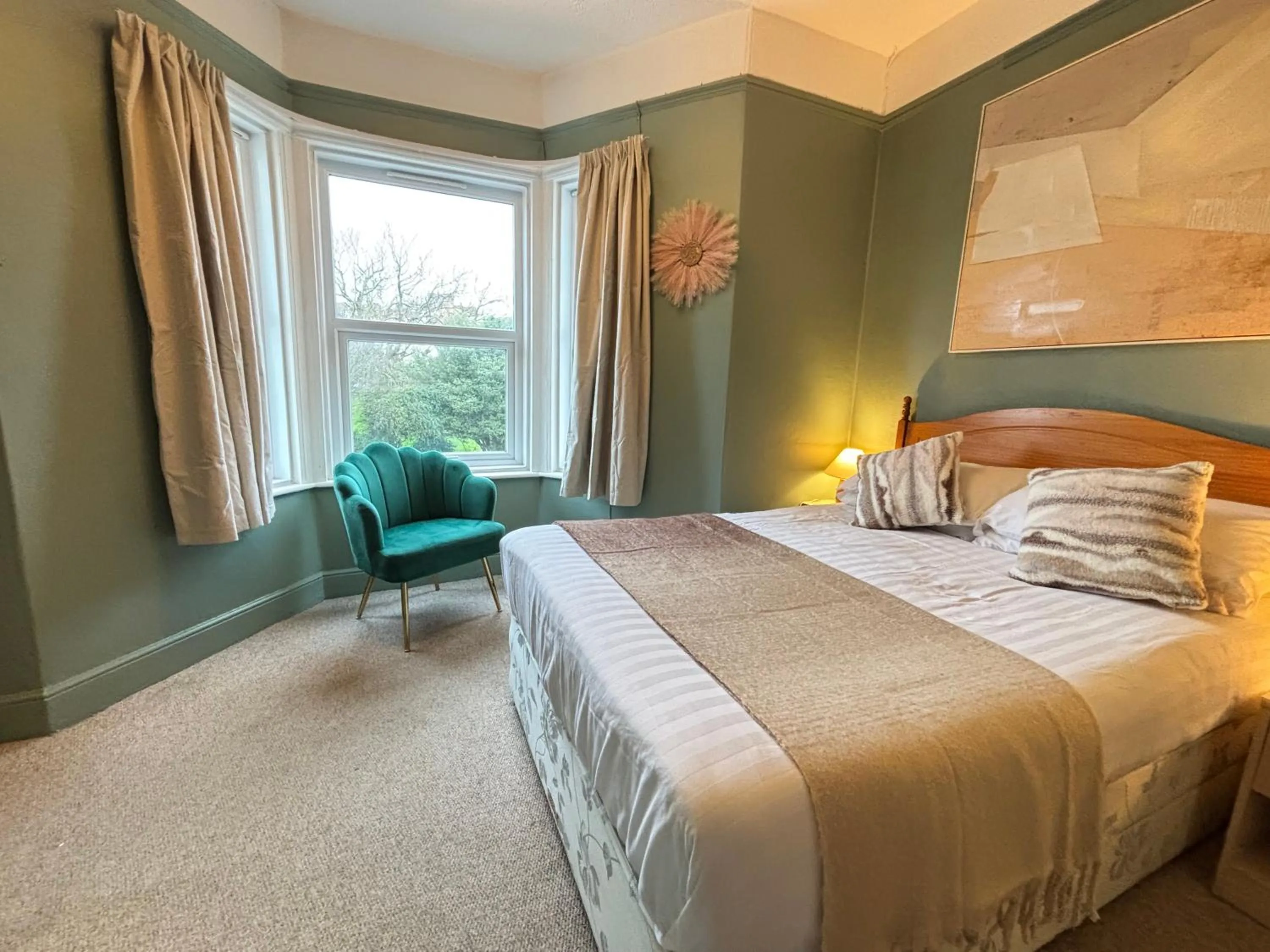 Bed in Three Palms Hotel