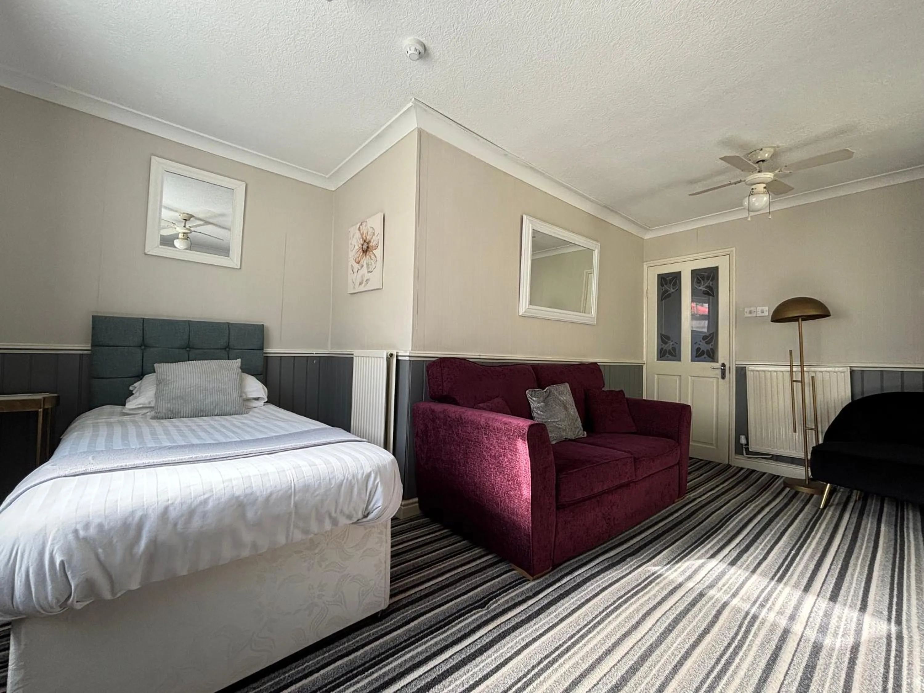 Bed in Three Palms Hotel