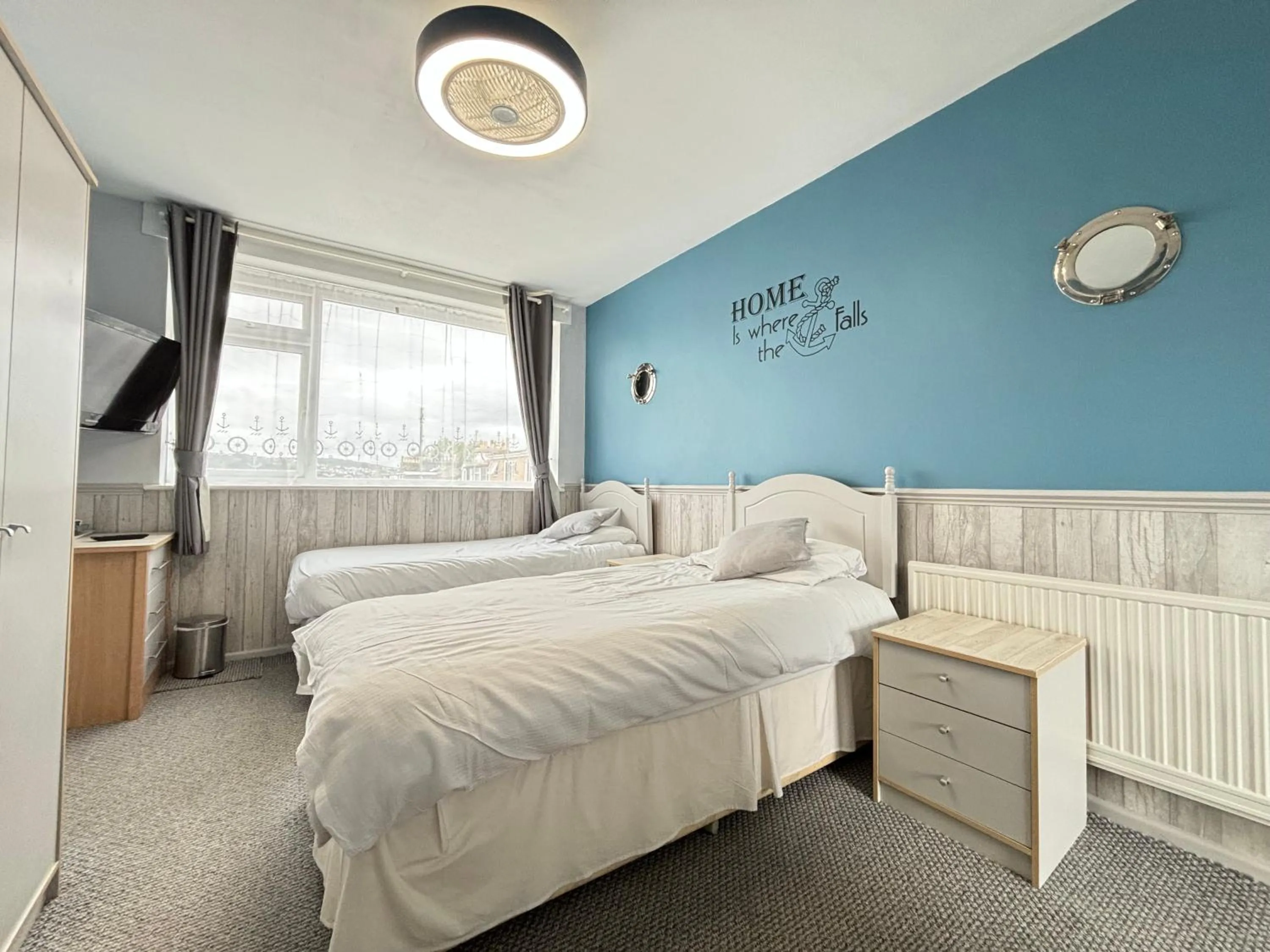 Bed in Three Palms Hotel