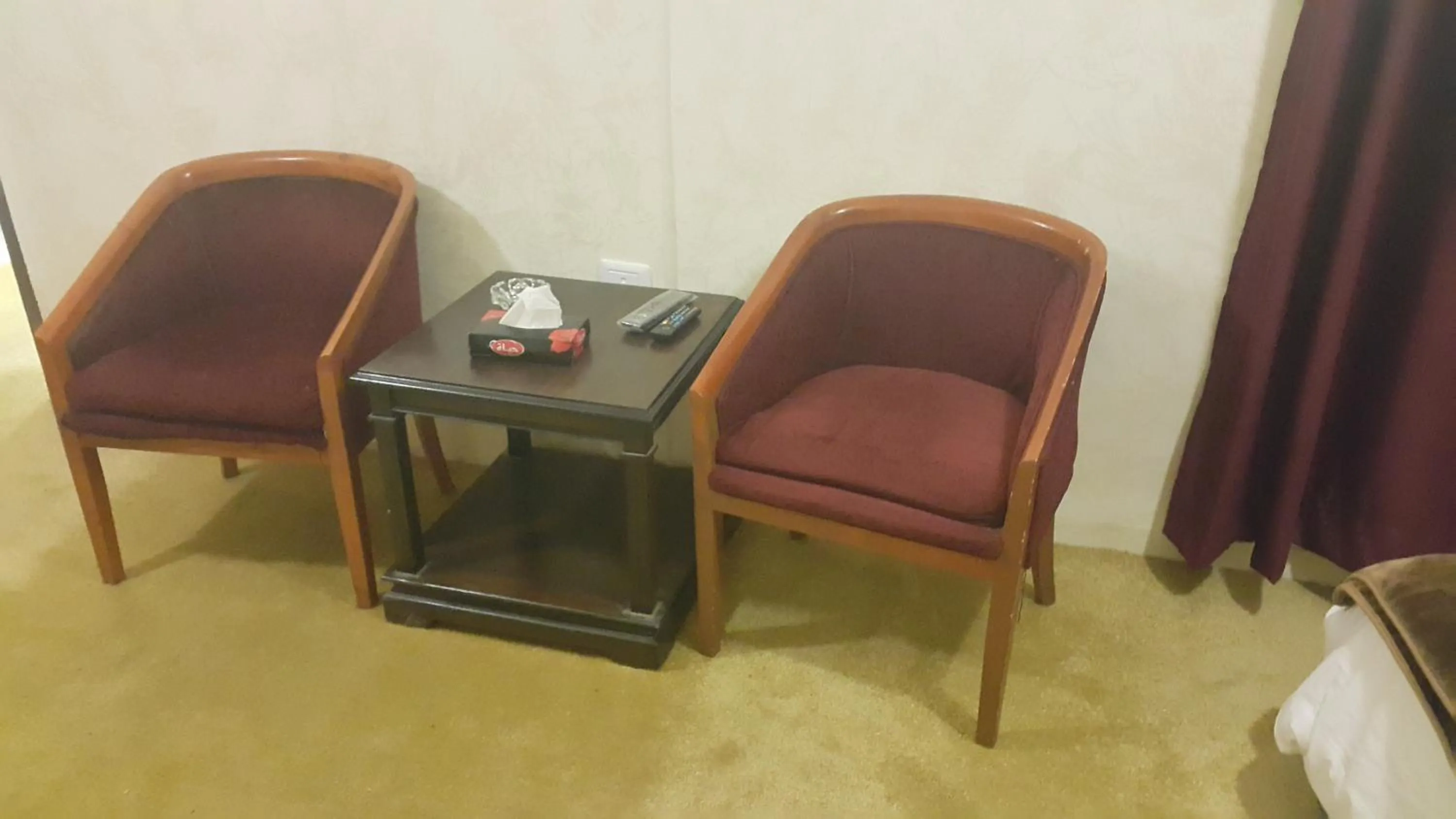 Living room in Al-Houriat Hotel