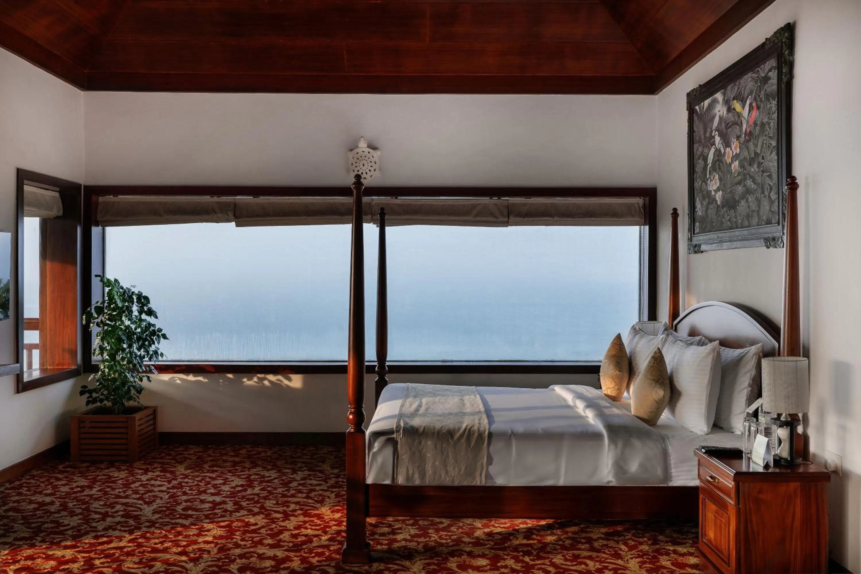 Bed in Gokulam Grand Turtle On The Beach