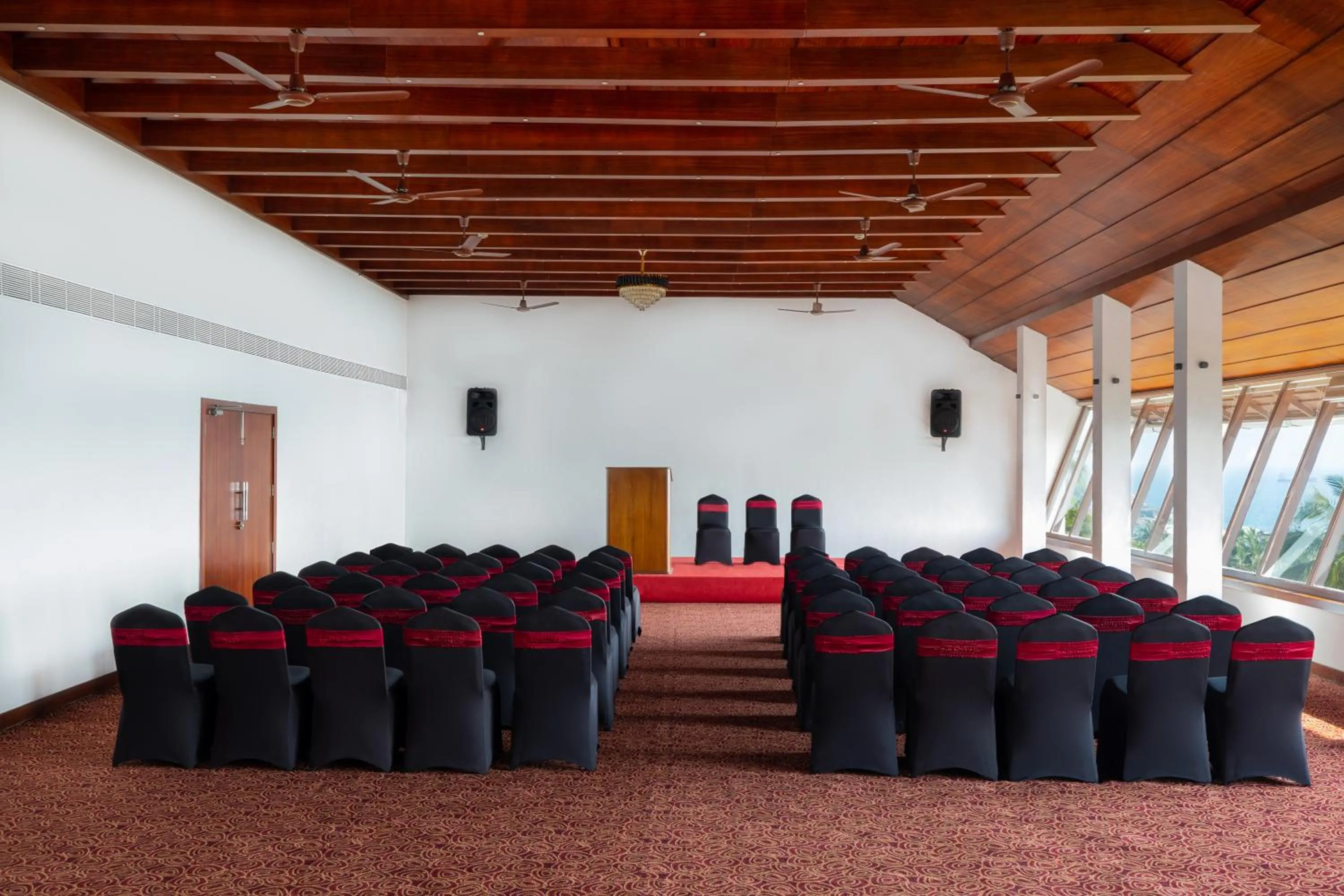 Gokulam Grand Turtle On The Beach