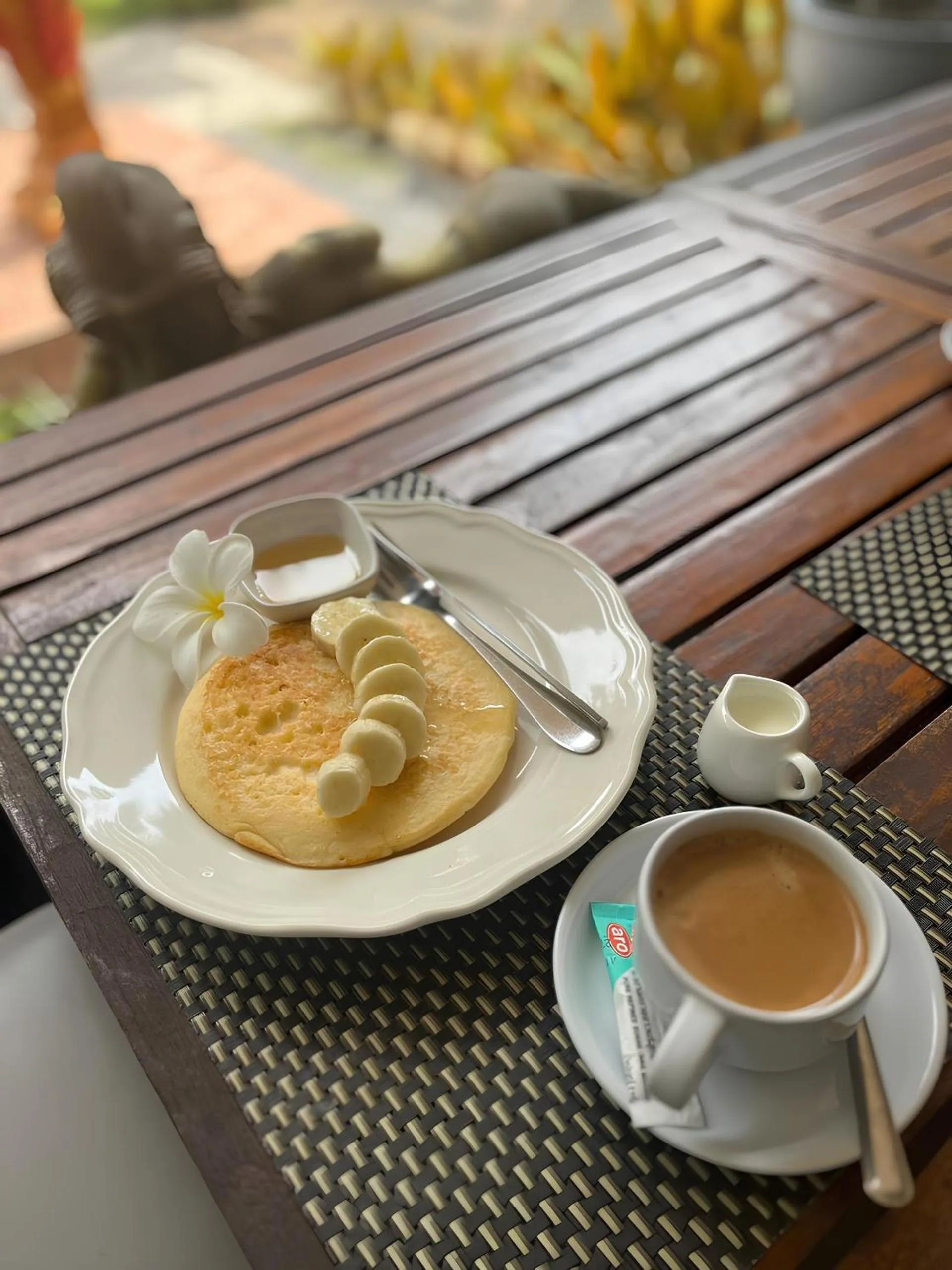 Food and drinks in Tropical Palm