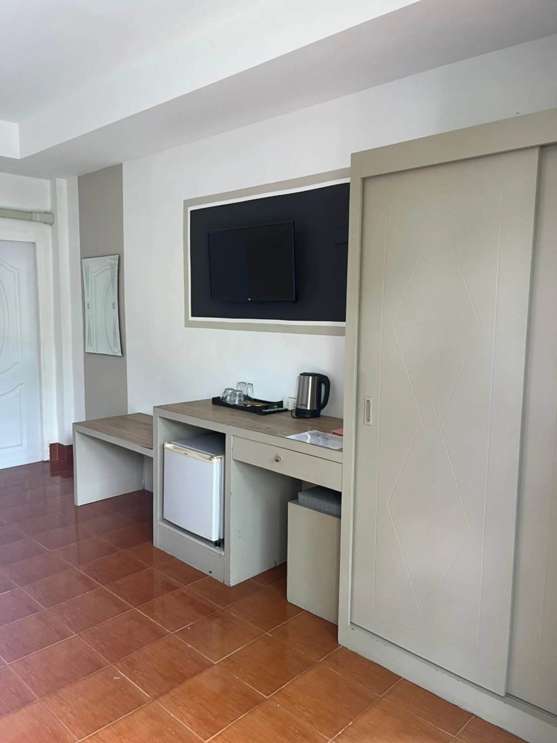 TV and multimedia in Tropical Palm