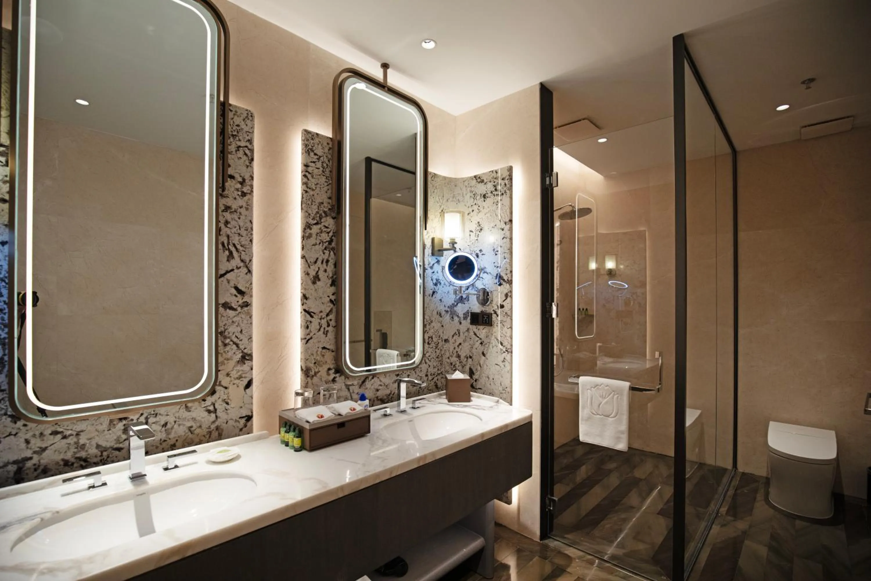 Shower in Beijing Palace Soluxe Hotel Astana