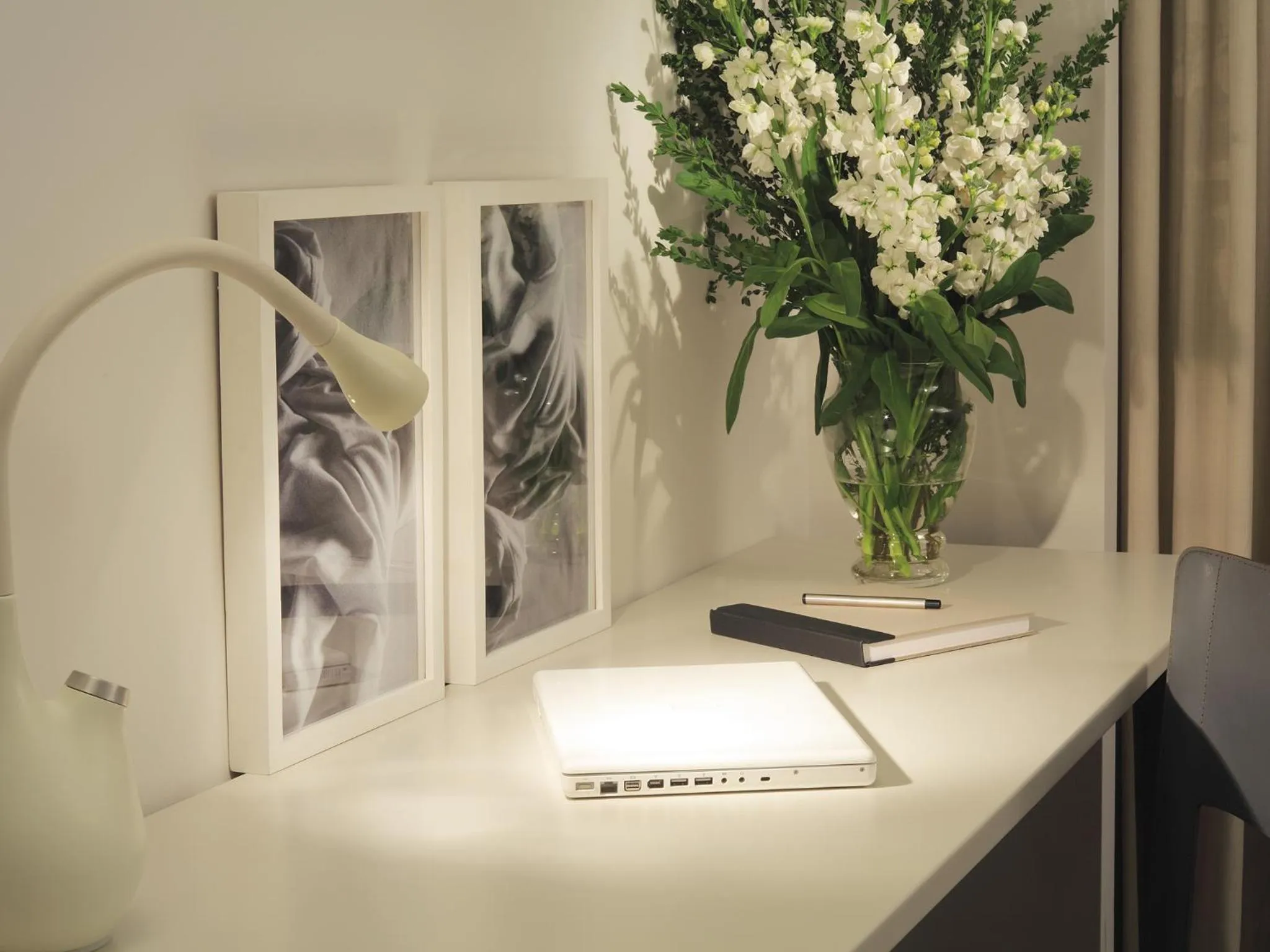 Seating area in Dazzler by Wyndham Buenos Aires Recoleta