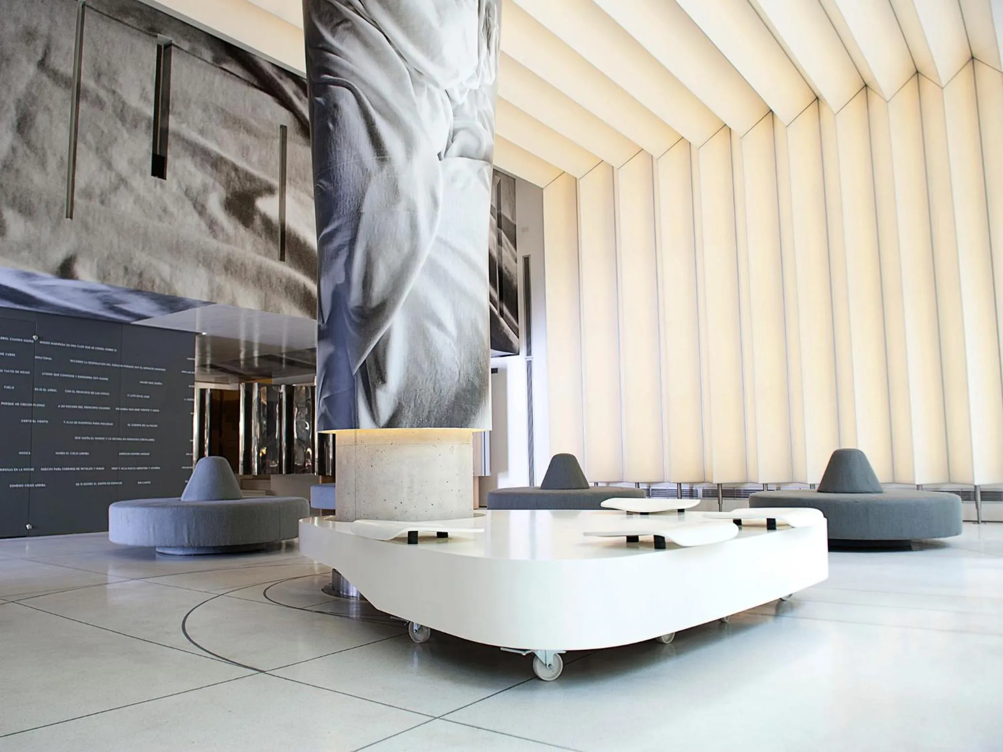 Lobby or reception in Dazzler by Wyndham Buenos Aires Recoleta