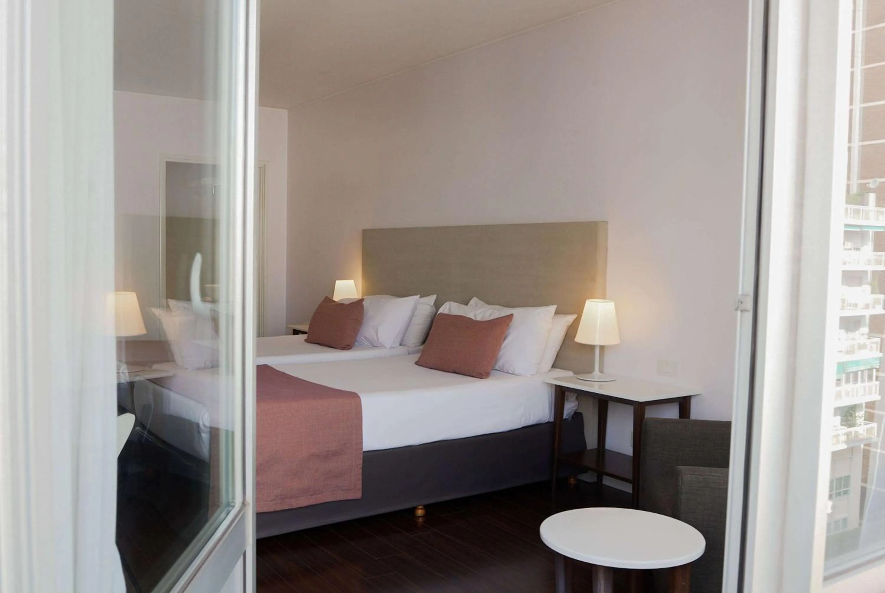 Photo of the whole room, Bed in Dazzler by Wyndham Buenos Aires Recoleta