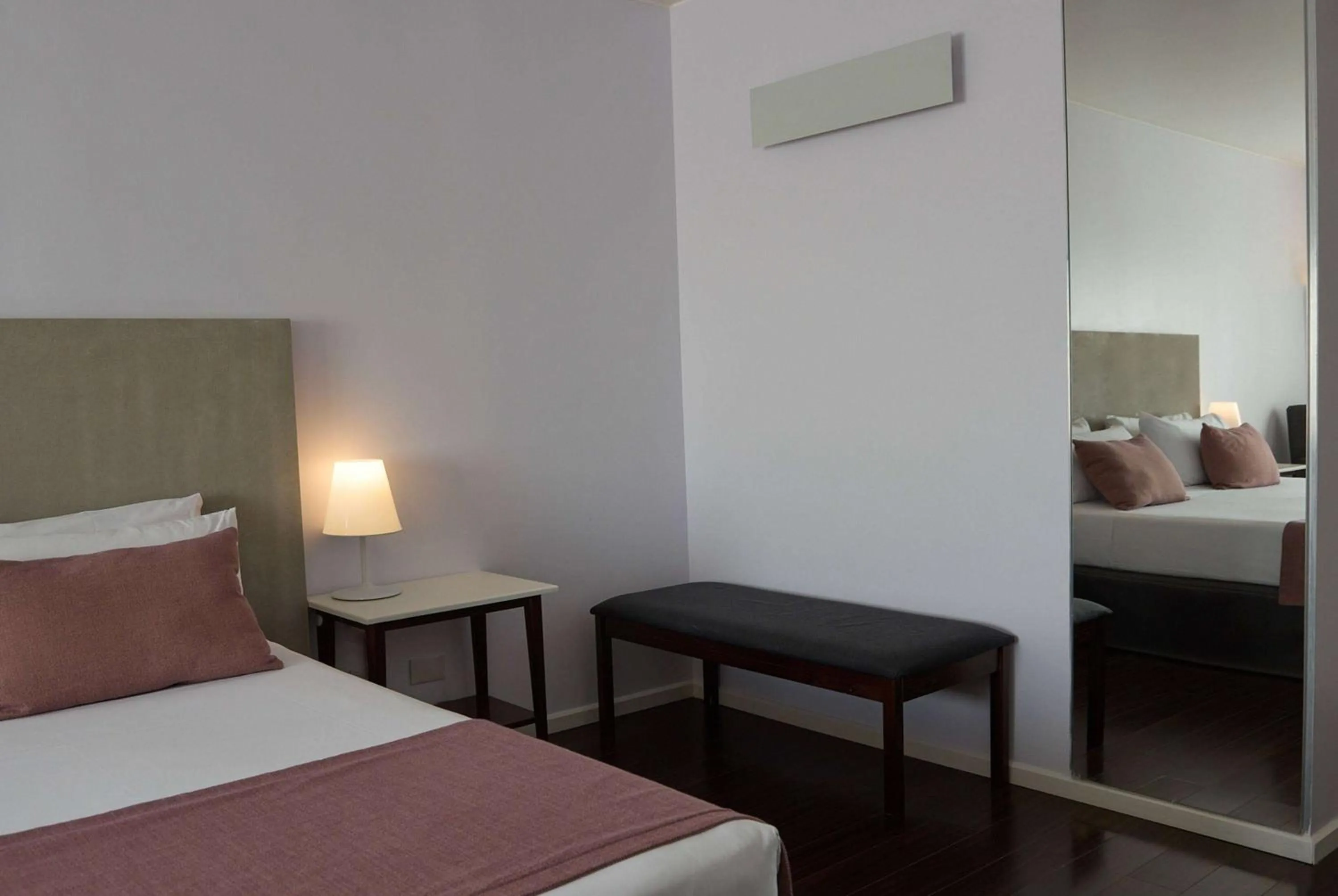 Photo of the whole room, Bed in Dazzler by Wyndham Buenos Aires Recoleta