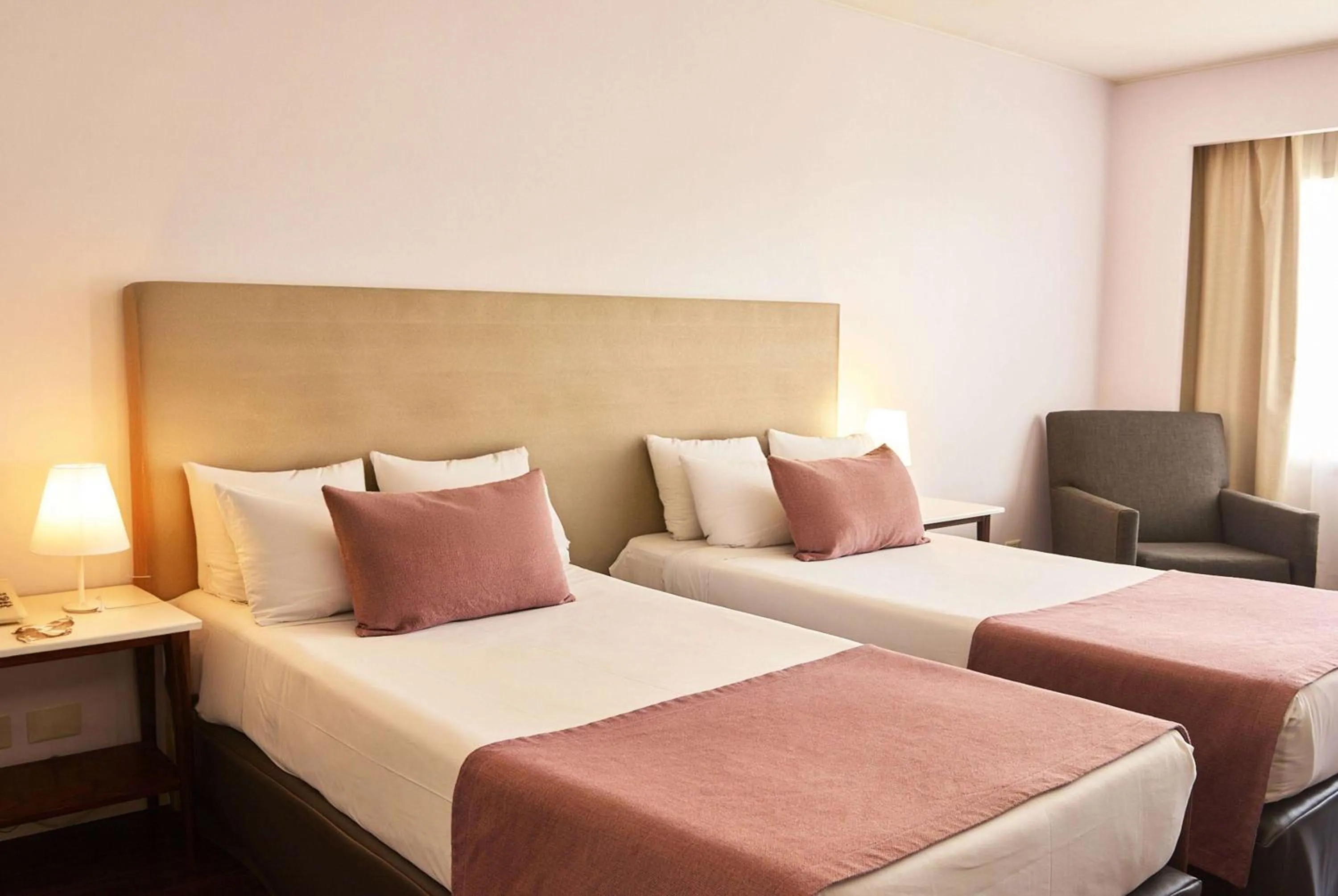 Photo of the whole room, Bed in Dazzler by Wyndham Buenos Aires Recoleta