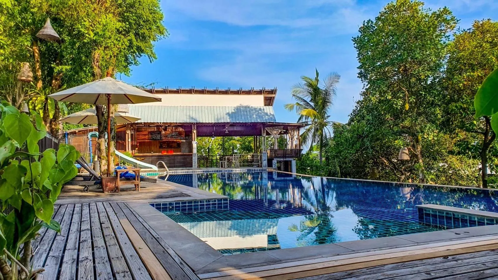 Swimming Pool in Chaweng Park Place