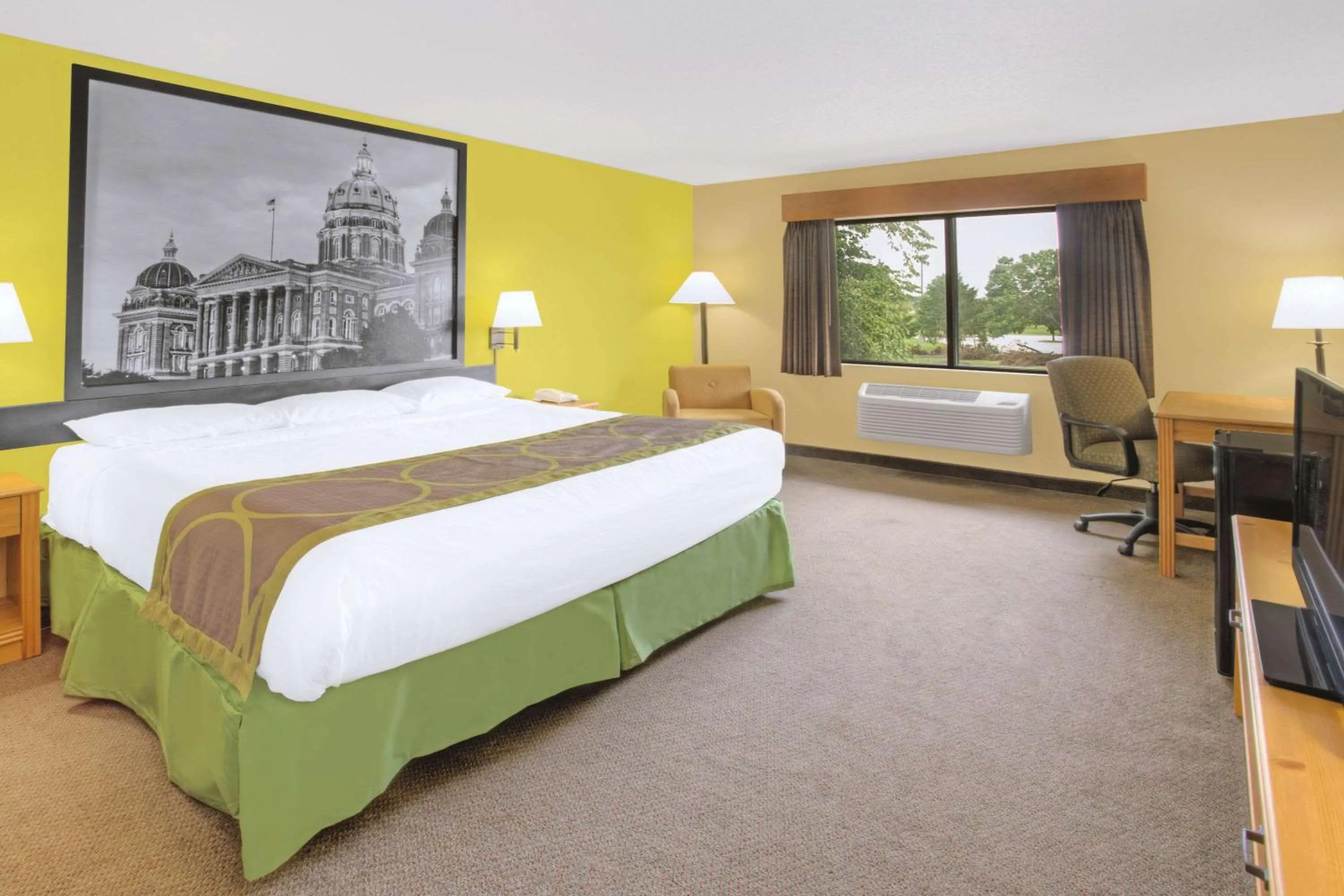 Photo of the whole room in Super 8 by Wyndham Davenport