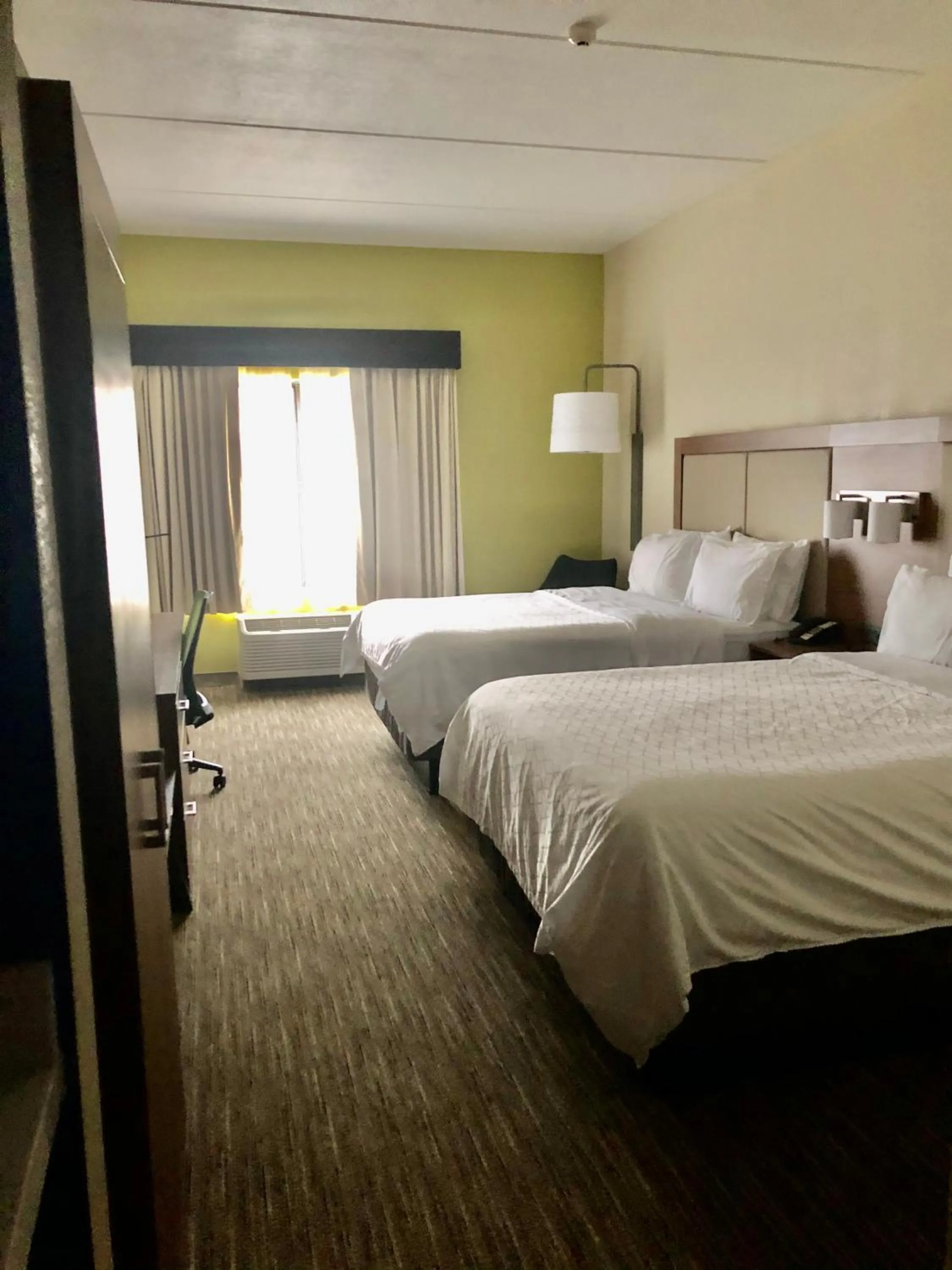 Bed in Holiday Inn Express & Suites Cedar Falls - Waterloo by IHG