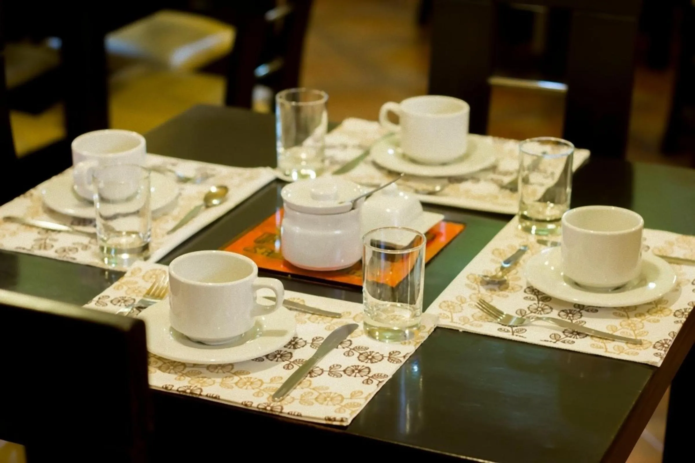 Restaurant/places to eat in Mosoq Inn