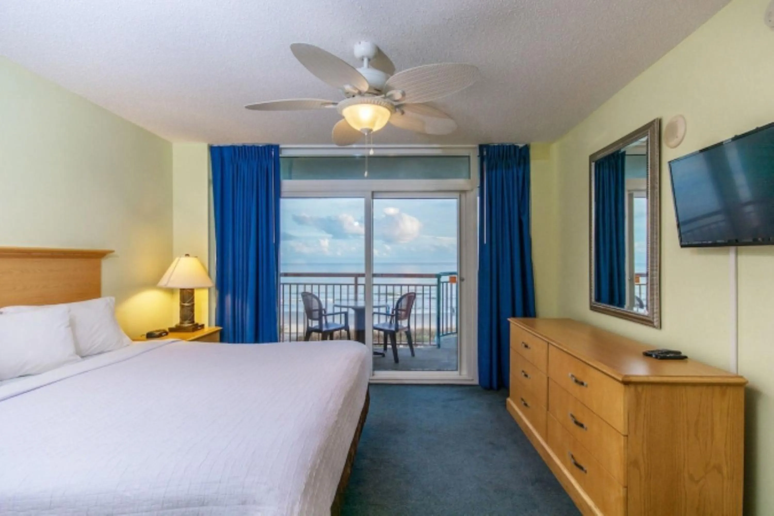 Bedroom, Bed in Paradise Resort