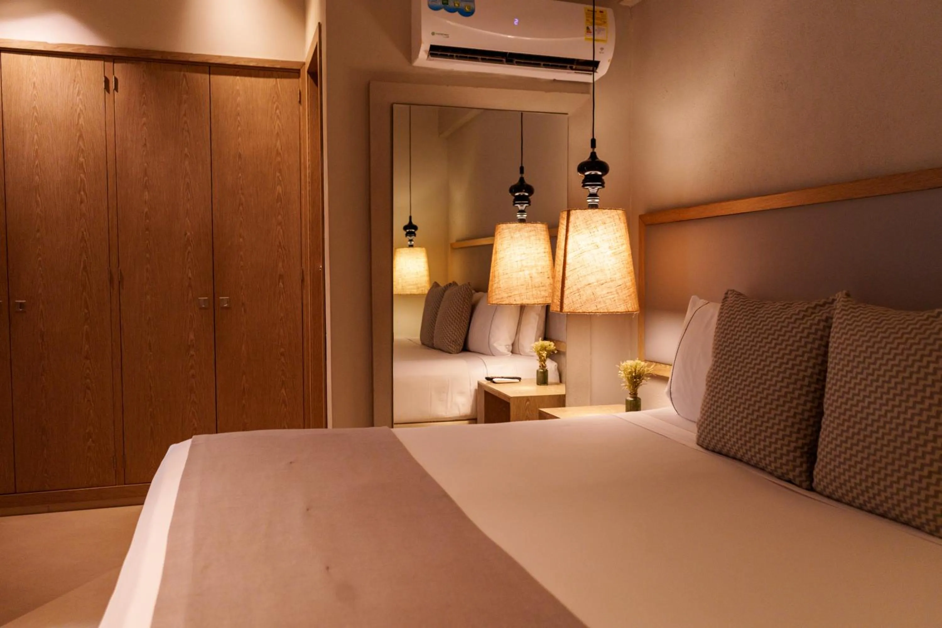 wardrobe, Bed in Hotel Santa Cecilia B&B