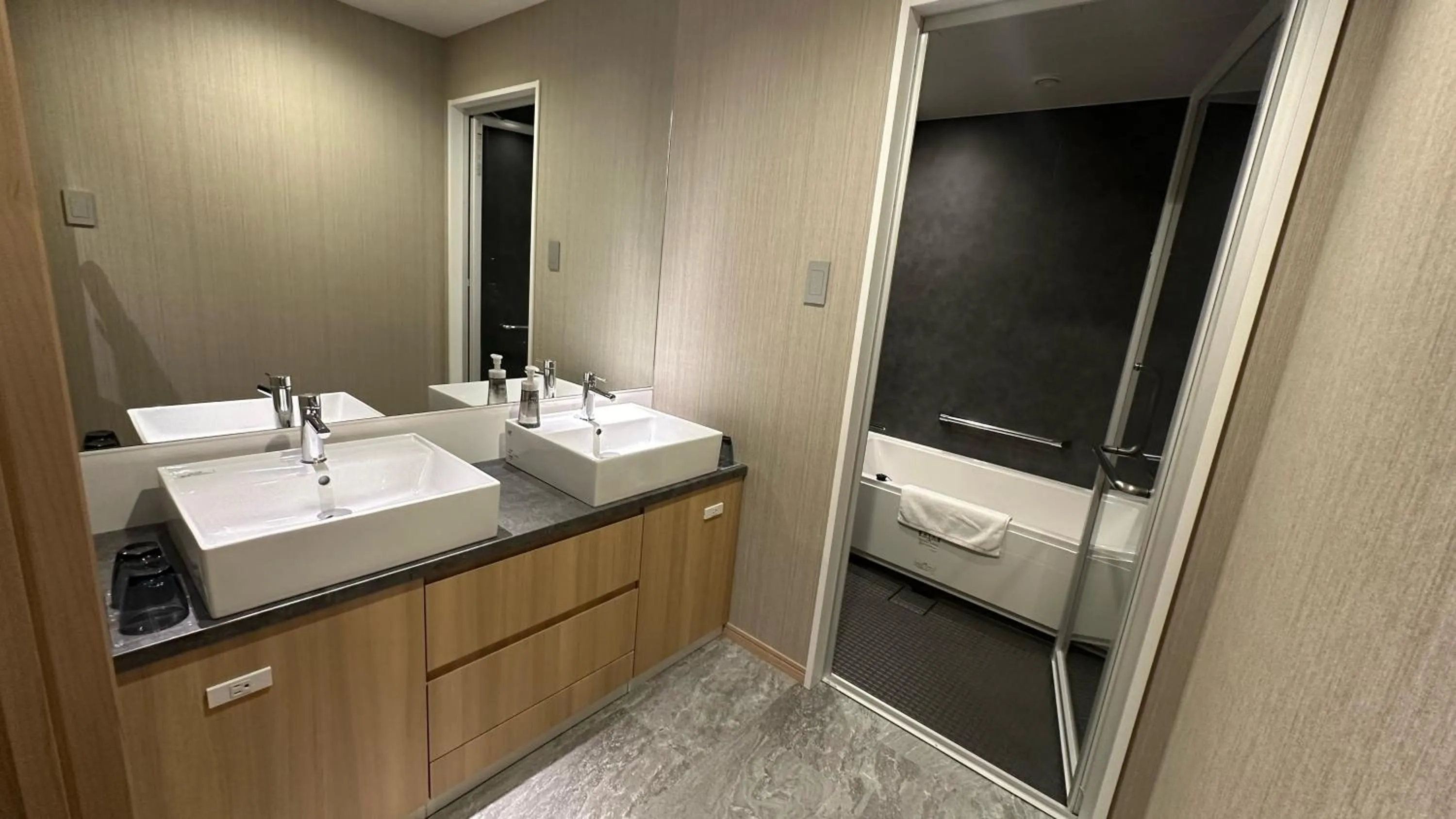 Bathroom in Hotel Keihan Tsukiji Ginza Grande