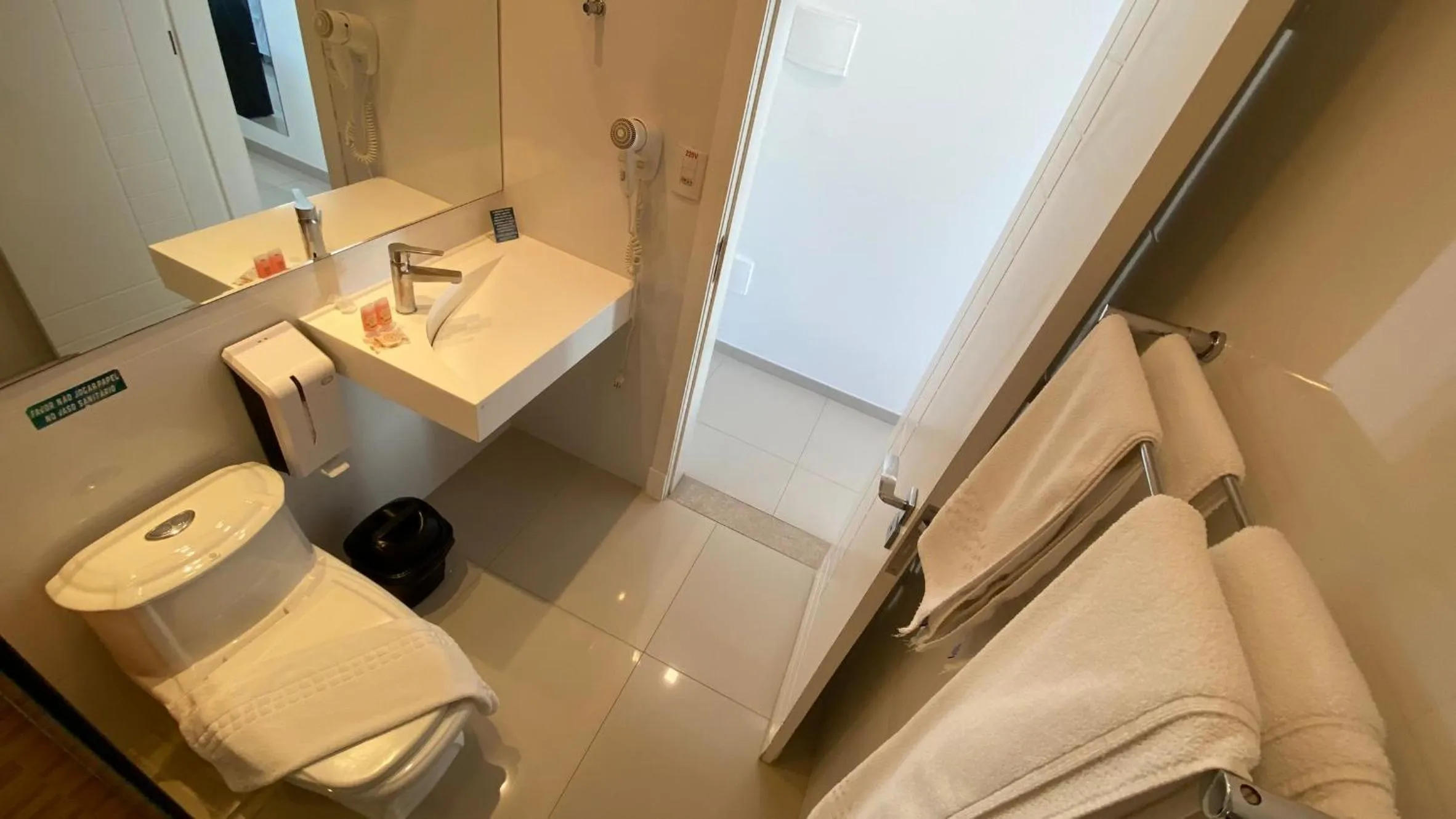 Bathroom in Reserva Praia Hotel