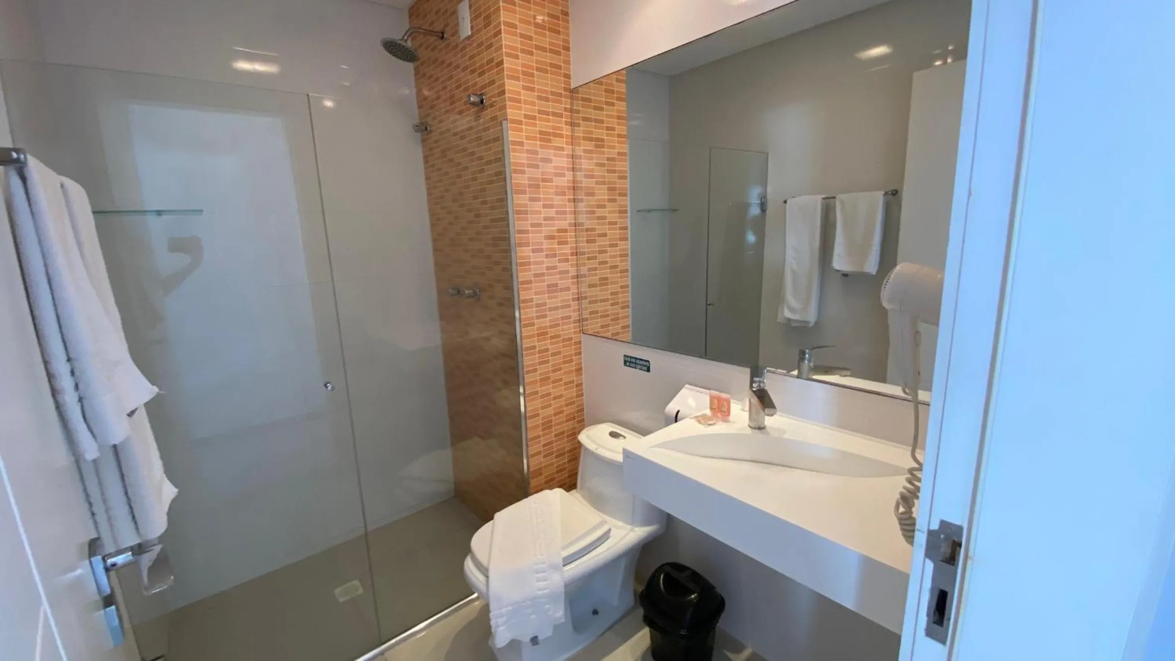 Toilet in Reserva Praia Hotel