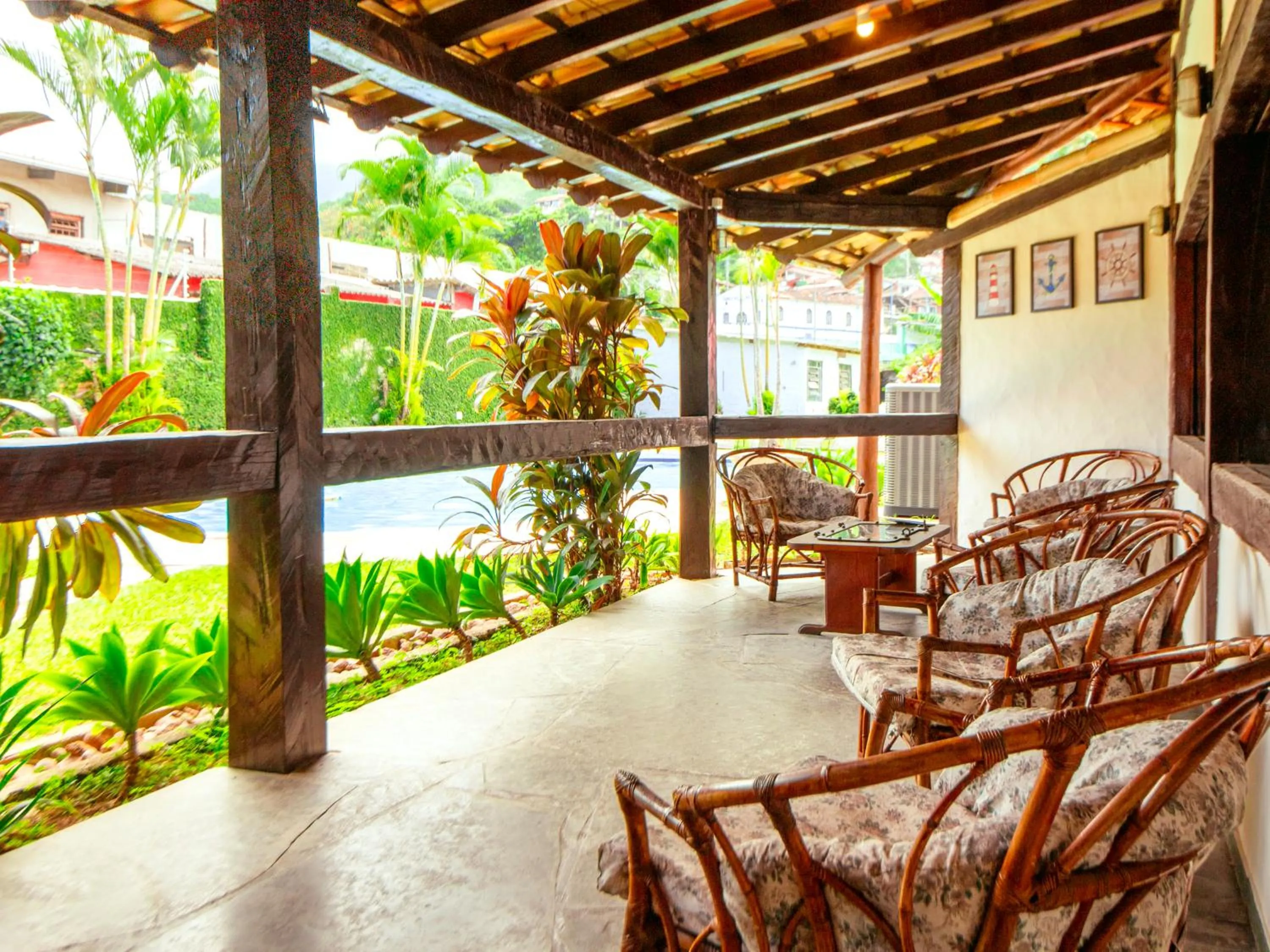 Restaurant/places to eat in VELINN Pousada dos Marinheiros