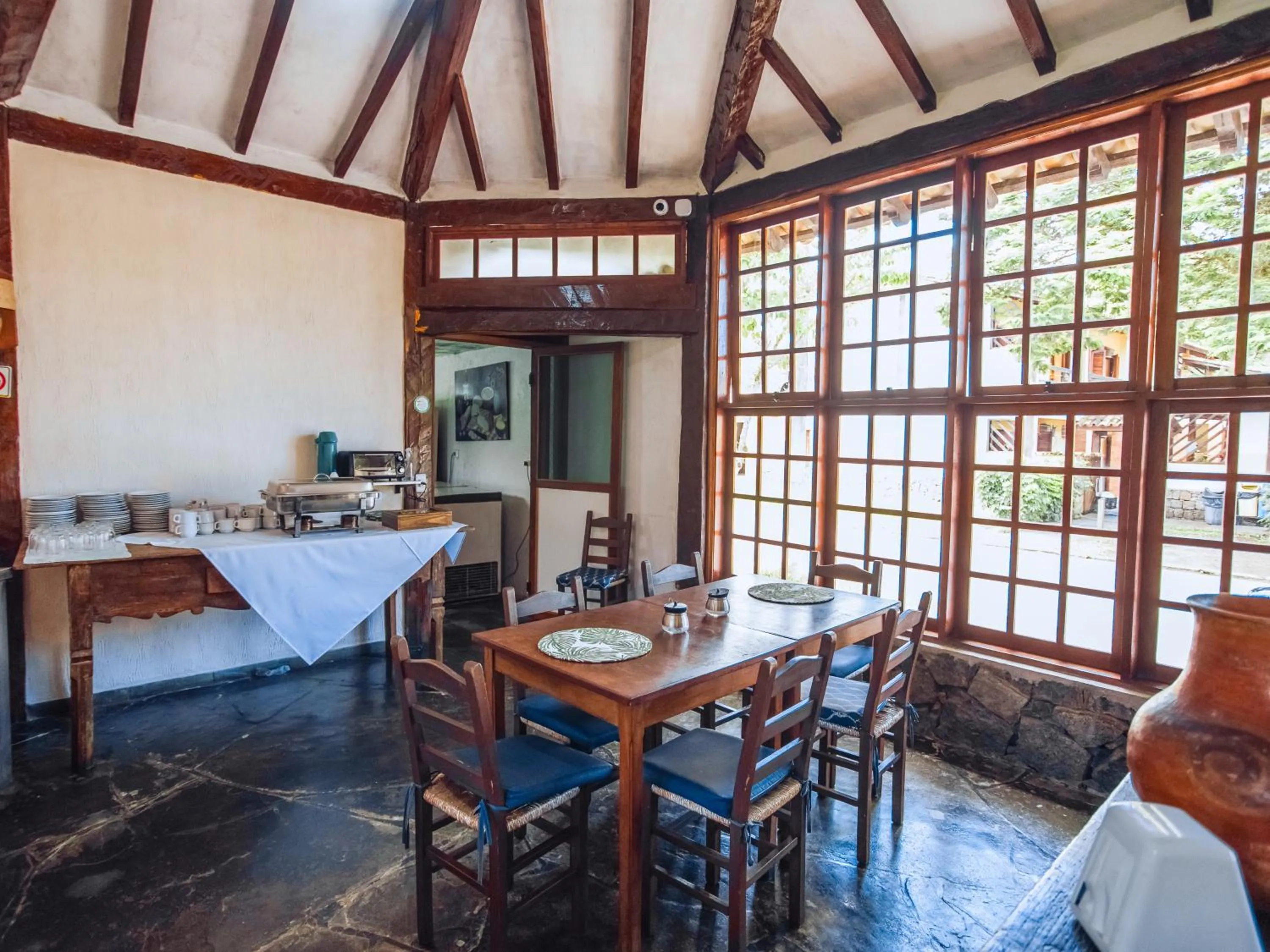 Restaurant/places to eat in VELINN Pousada dos Marinheiros