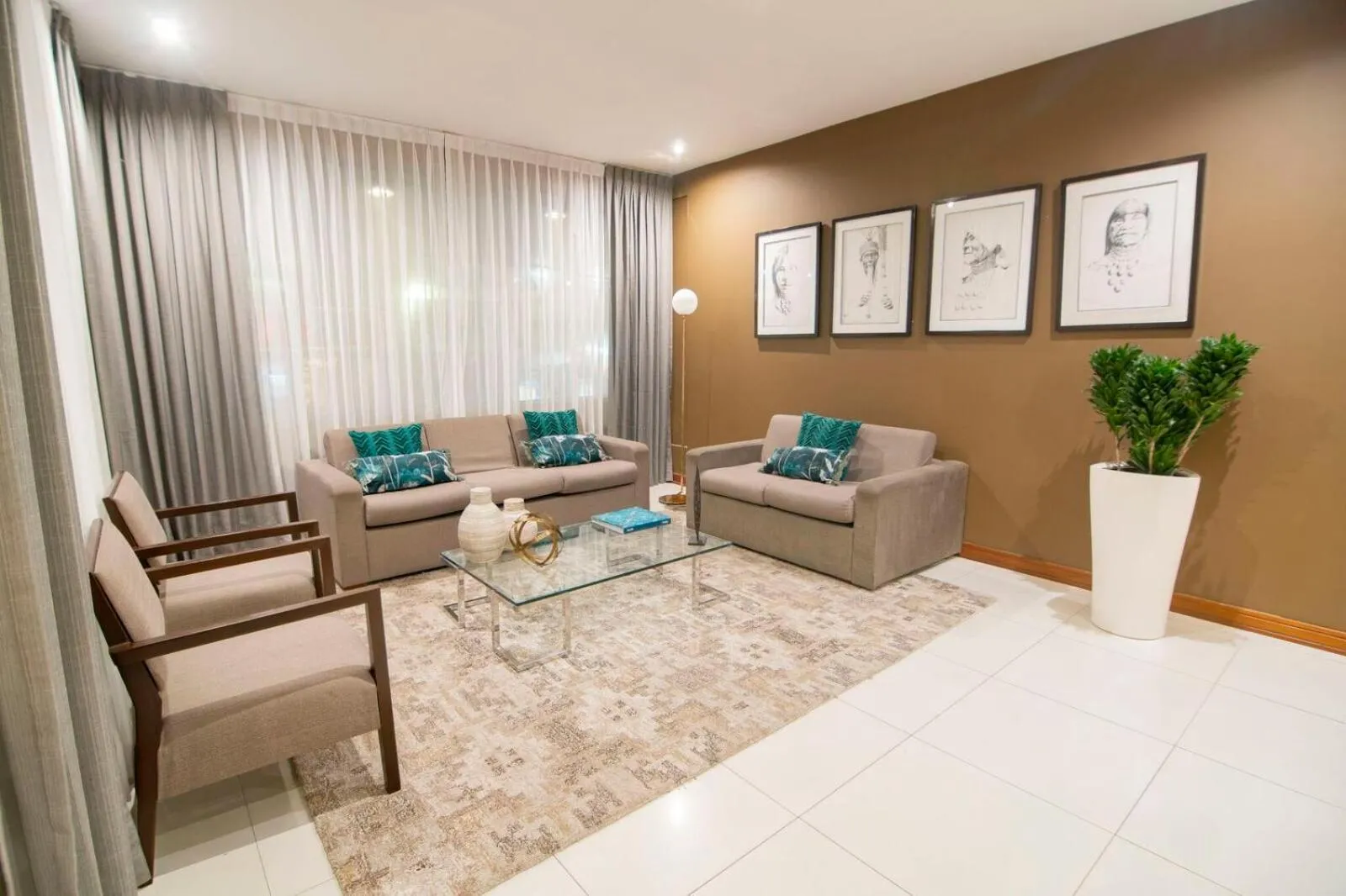 Living room, Bed in El Dorado Classic Hotel