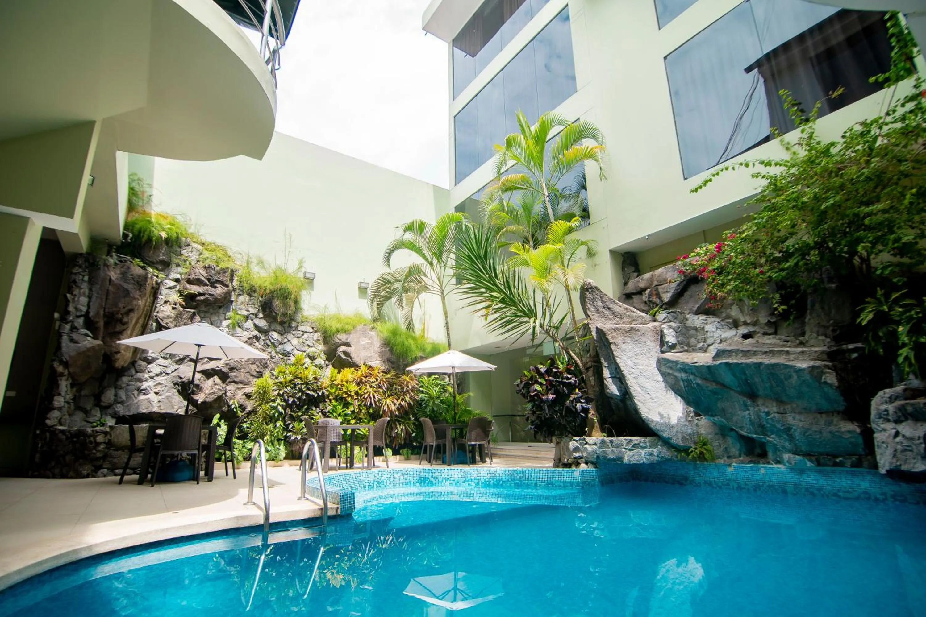 Swimming pool in El Dorado Classic Hotel