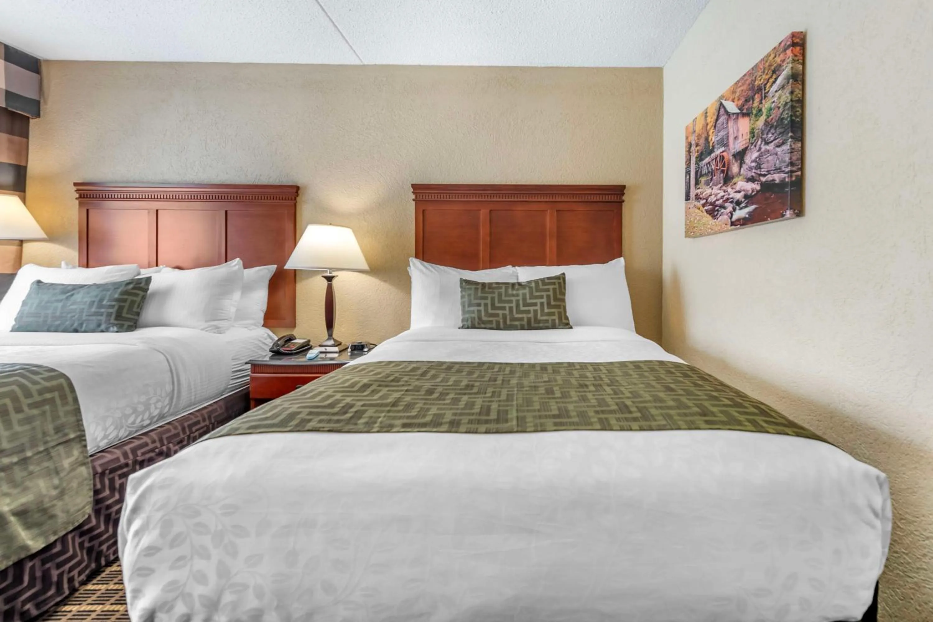 Bedroom, Bed in Best Western Plus Bridgeport Inn