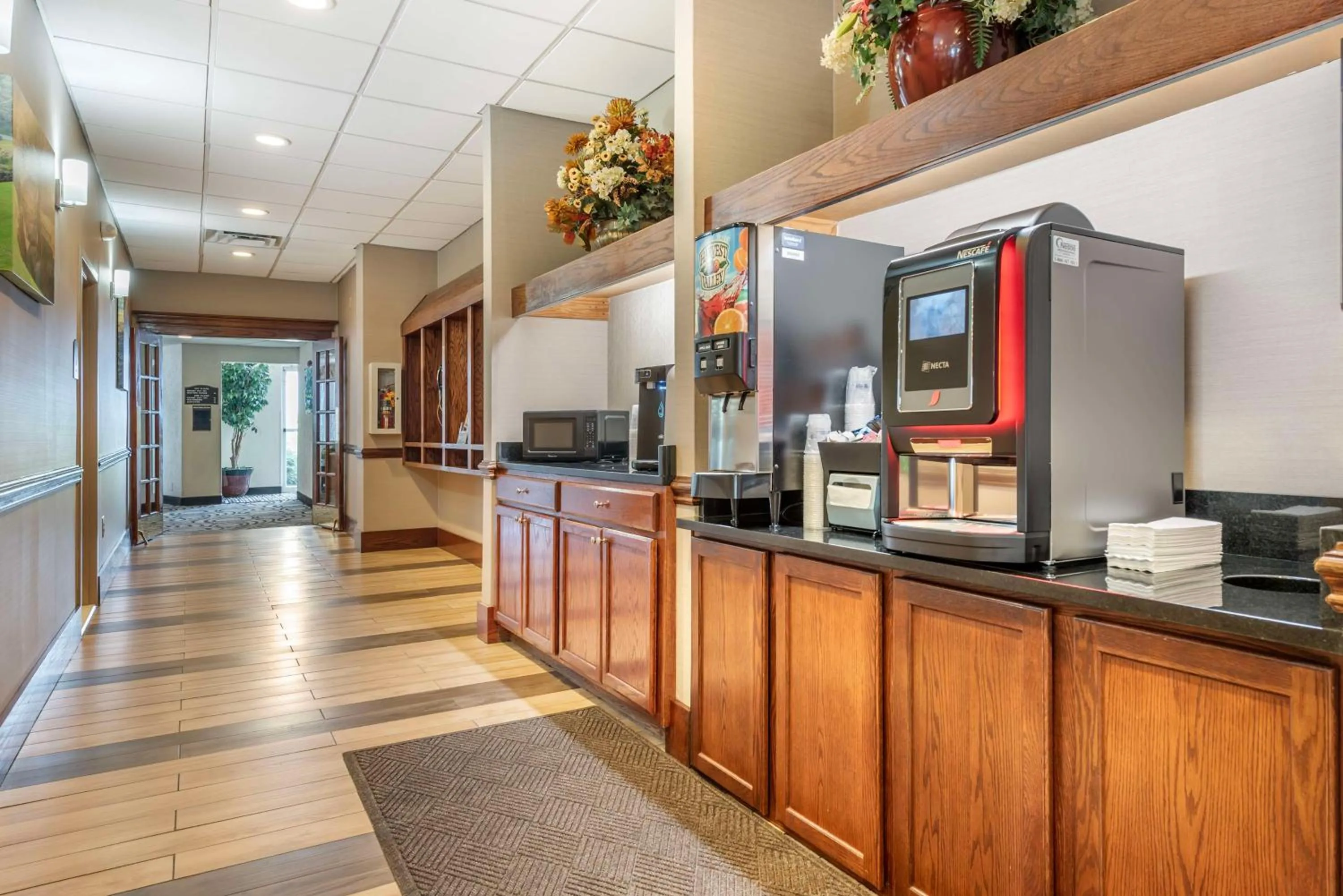 Restaurant/places to eat in Best Western Plus Bridgeport Inn