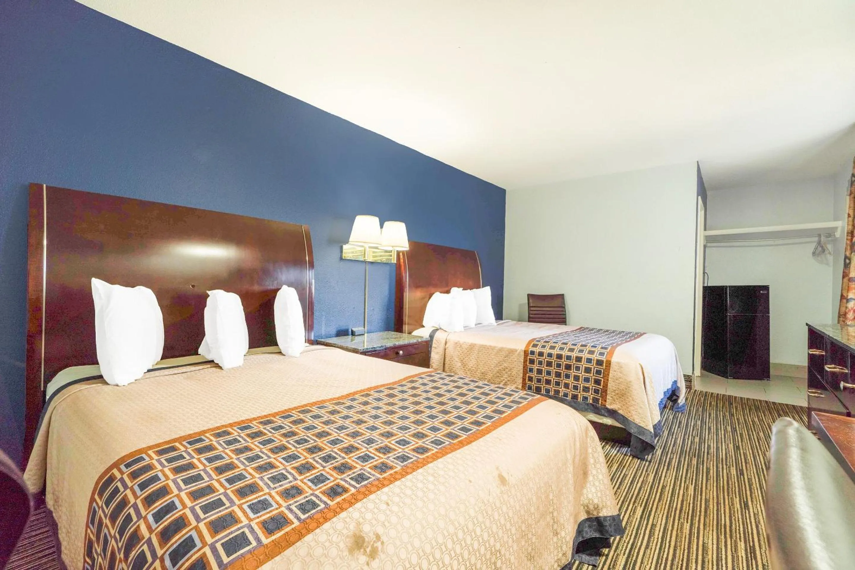 Bedroom, Bed in Budget Inn by OYO Frederick US-183