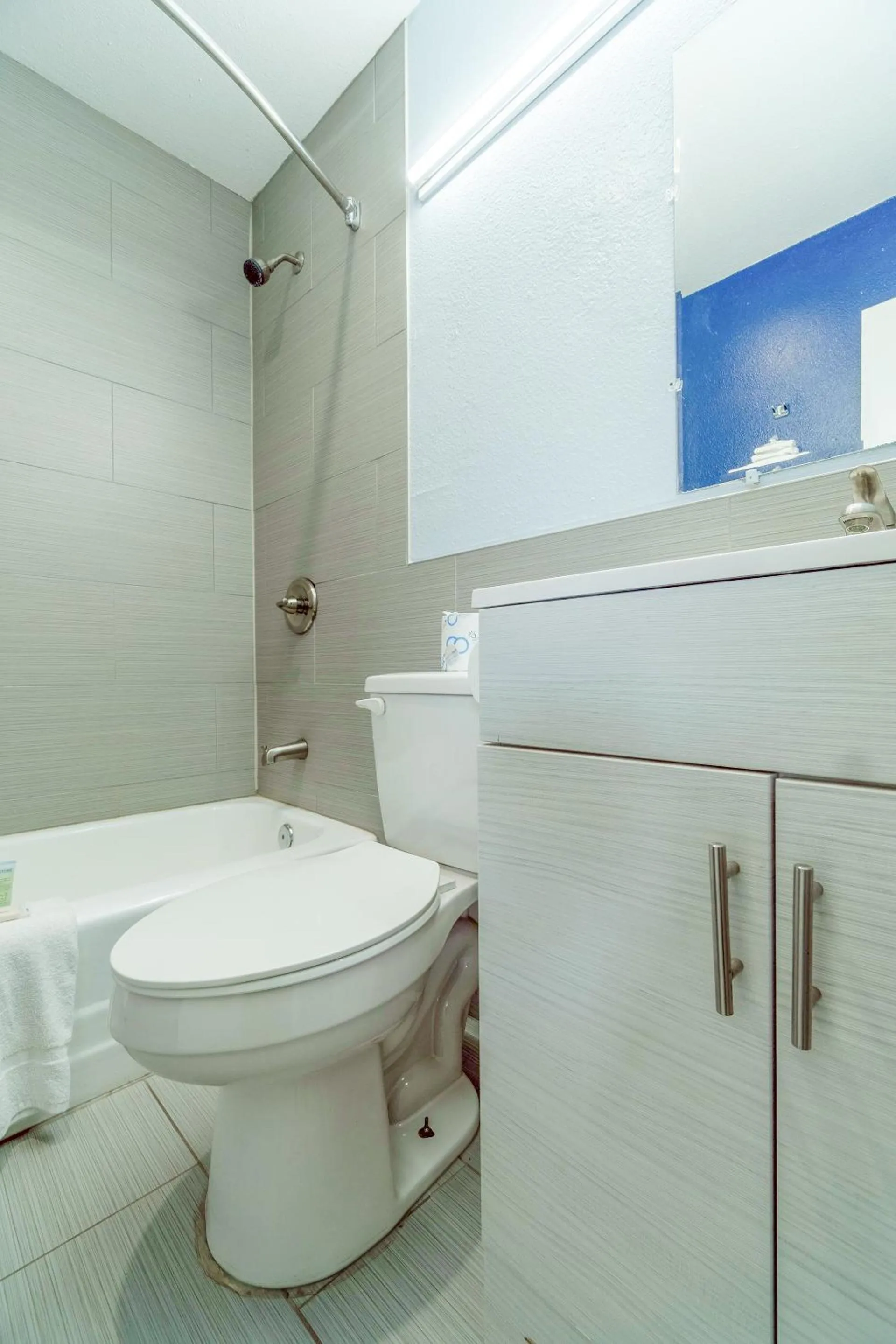 Bathroom in Budget Inn by OYO Frederick US-183