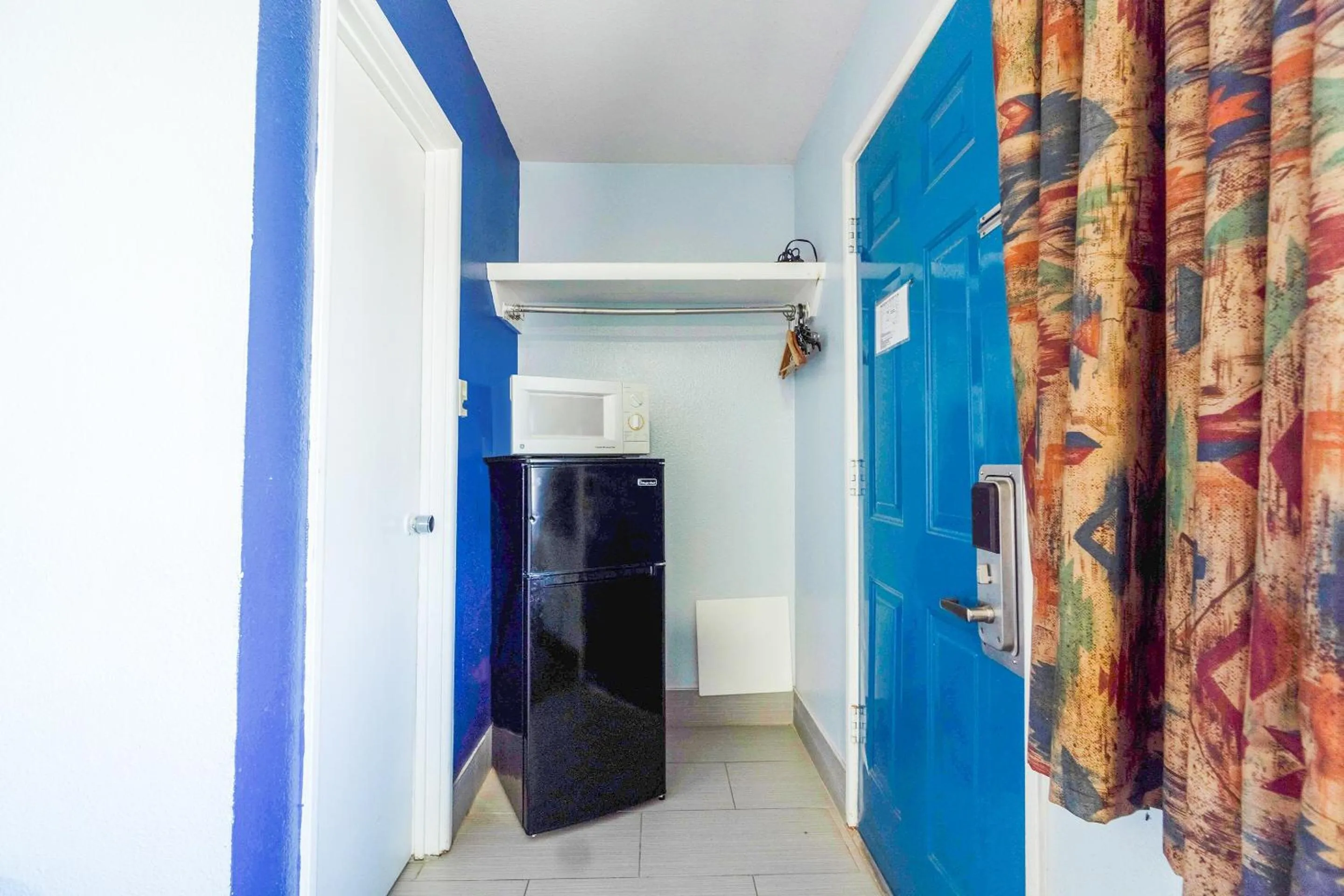 Bedroom in Budget Inn by OYO Frederick US-183