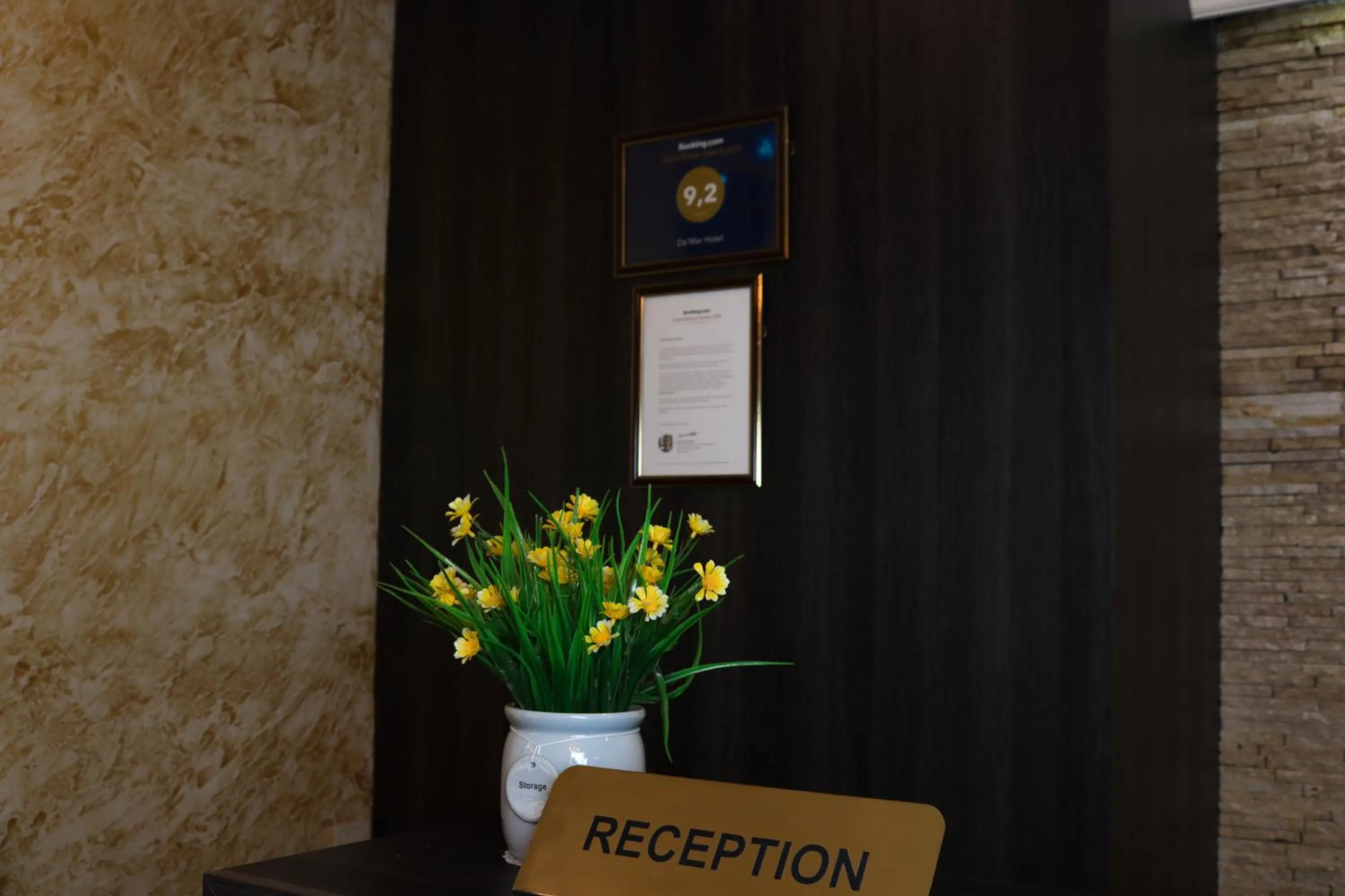 Lobby or reception in De'Mar Hotel