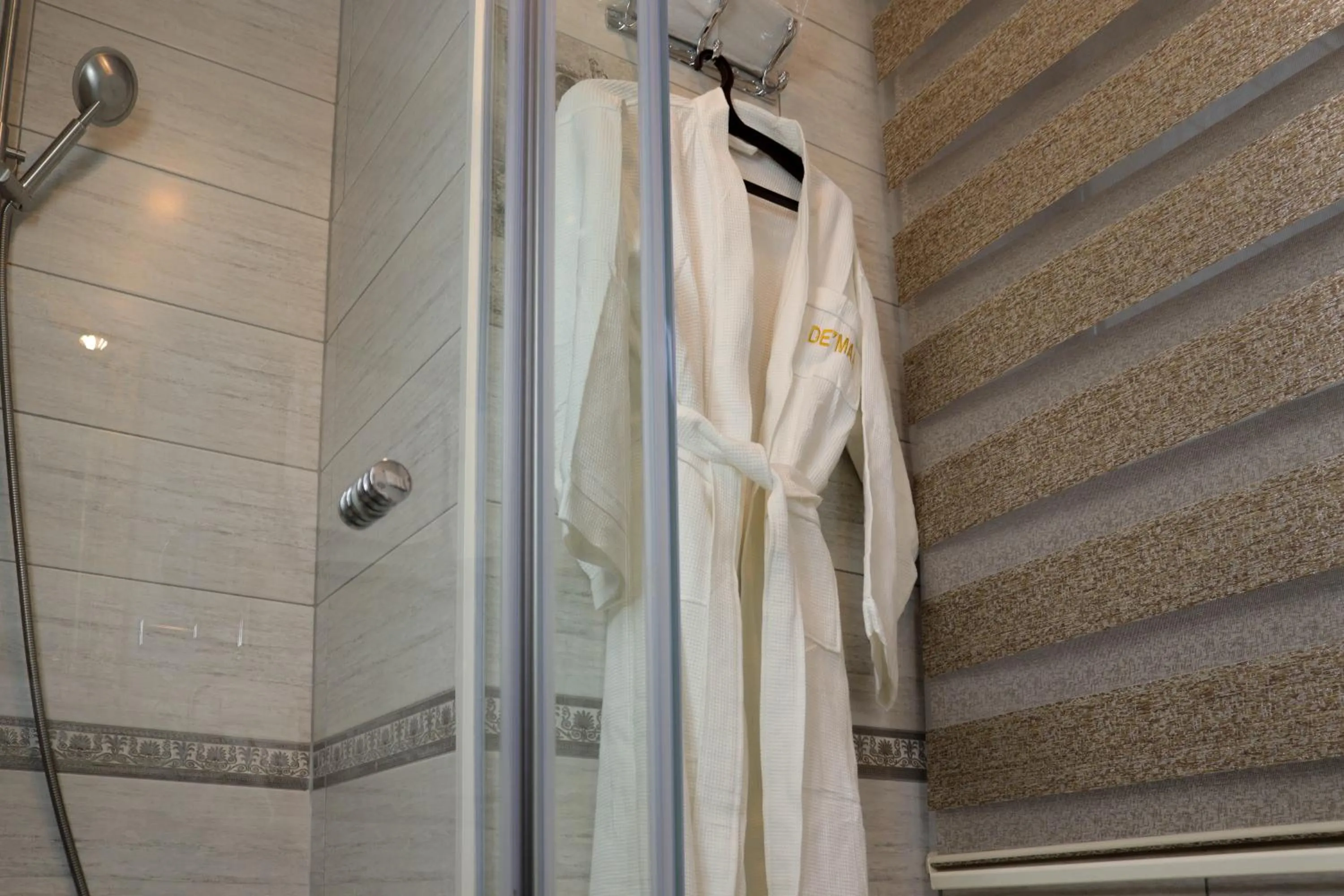 Bathroom in De'Mar Hotel