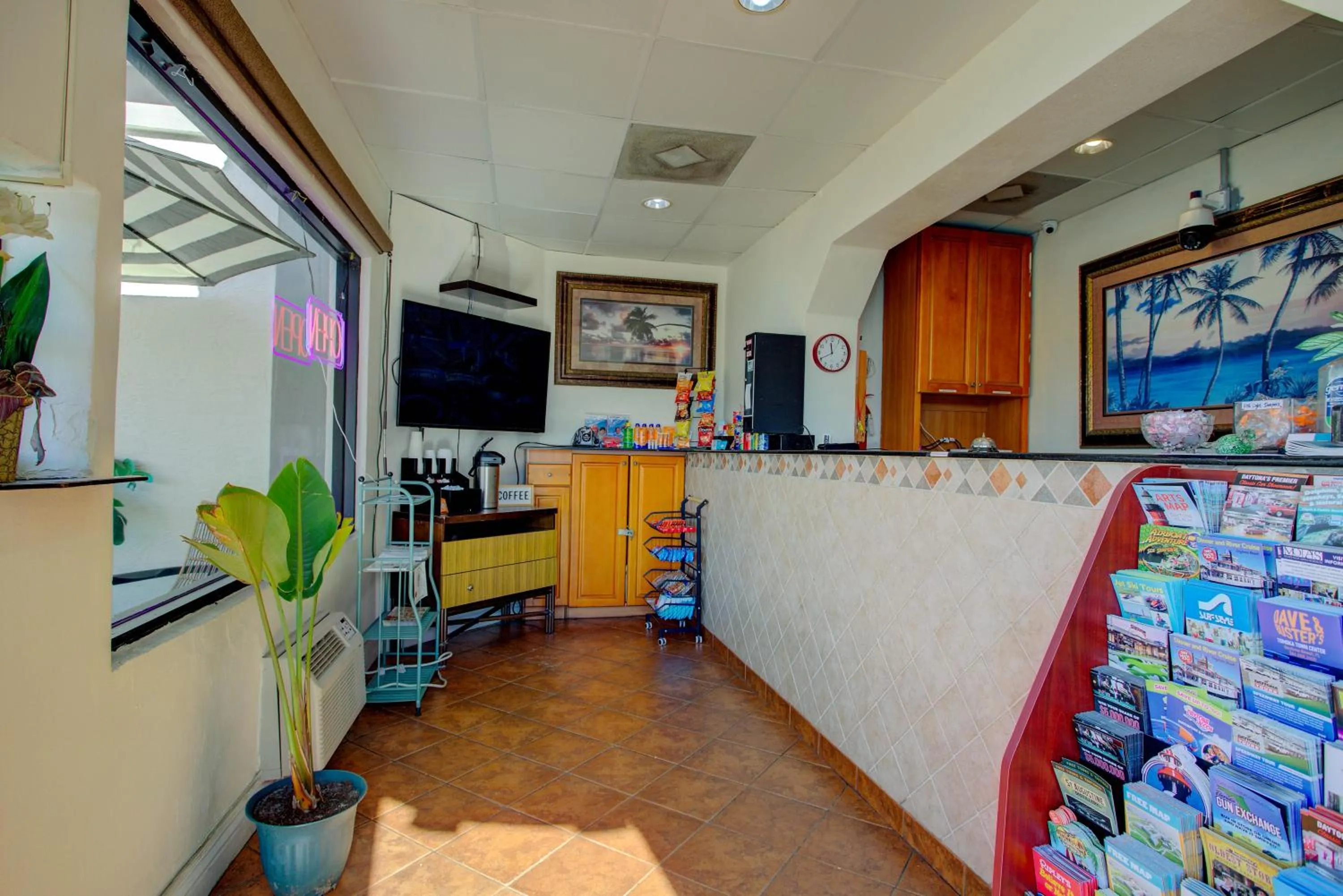 TV and multimedia in La Bella Inn - POOL OPEN