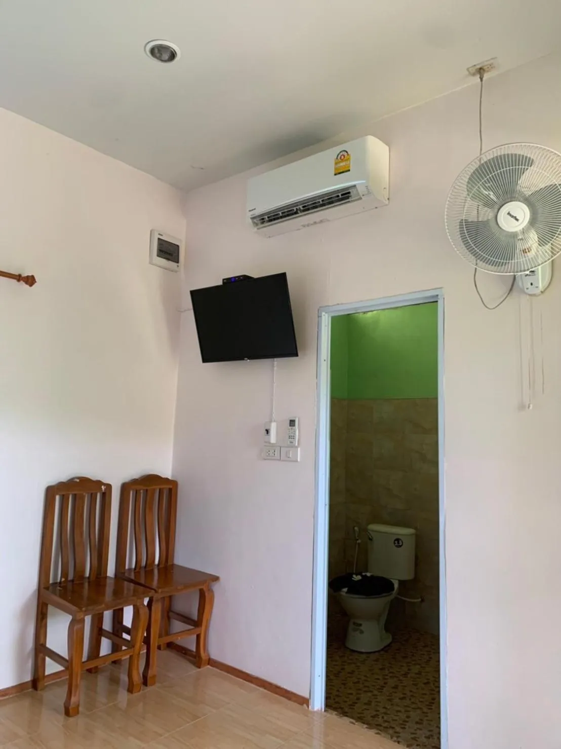 air conditioner in Khaosok Bamboo Huts Resort