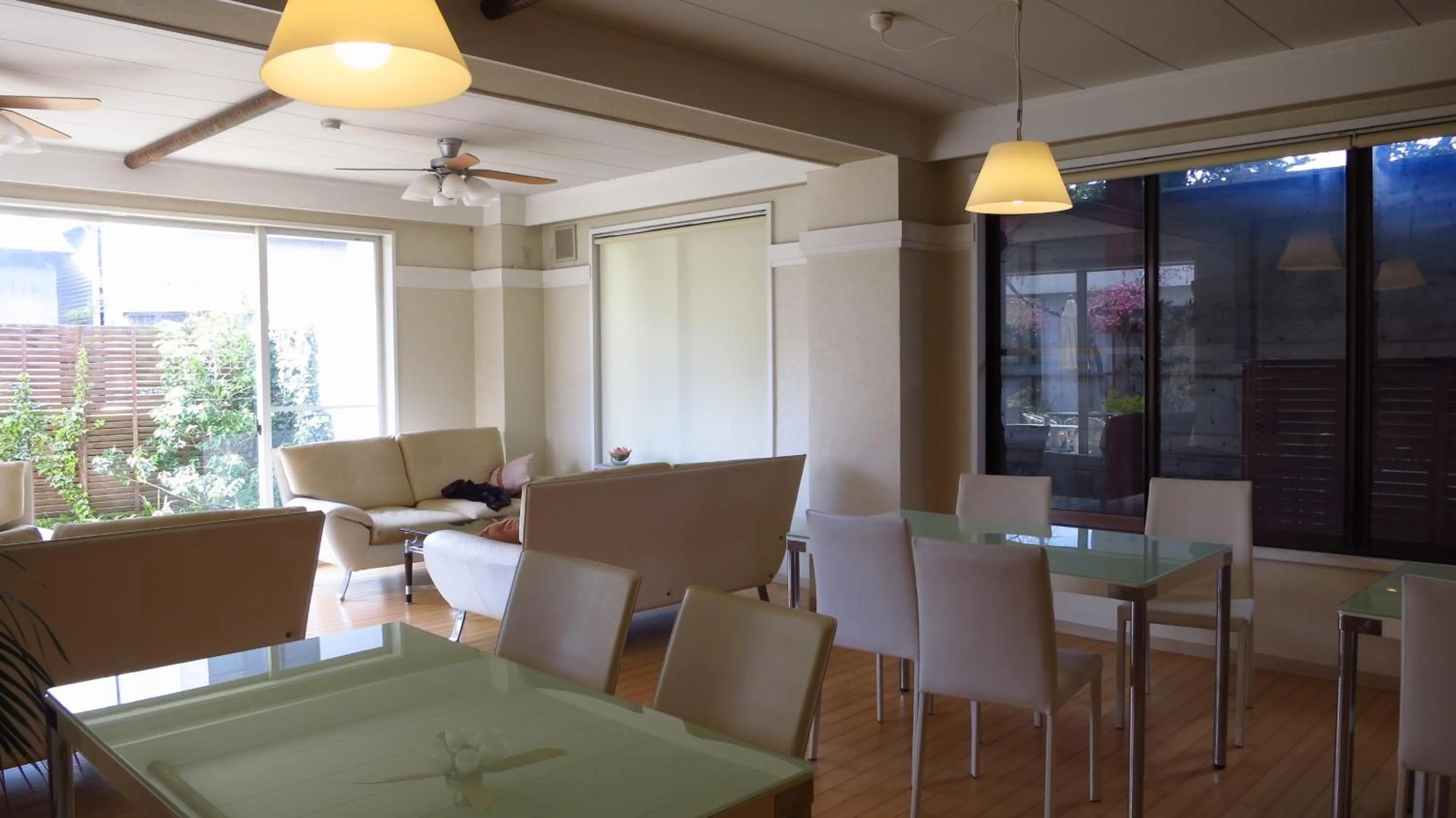 Communal lounge/ TV room in K's House MtFuji -ケイズハウスMt富士- Travelers Hostel- Lake Kawaguchiko