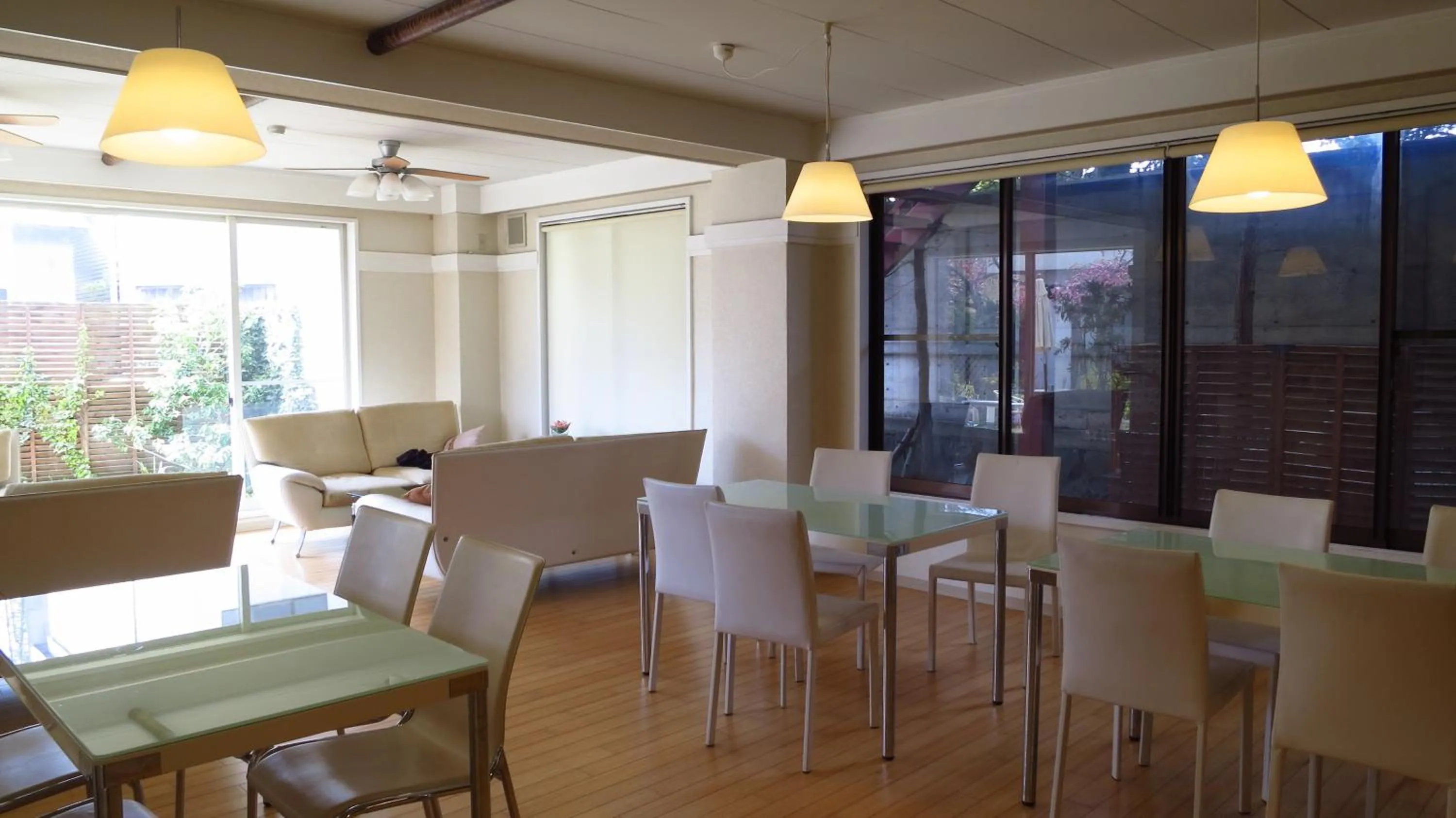 Communal lounge/ TV room in K's House MtFuji -ケイズハウスMt富士- Travelers Hostel- Lake Kawaguchiko