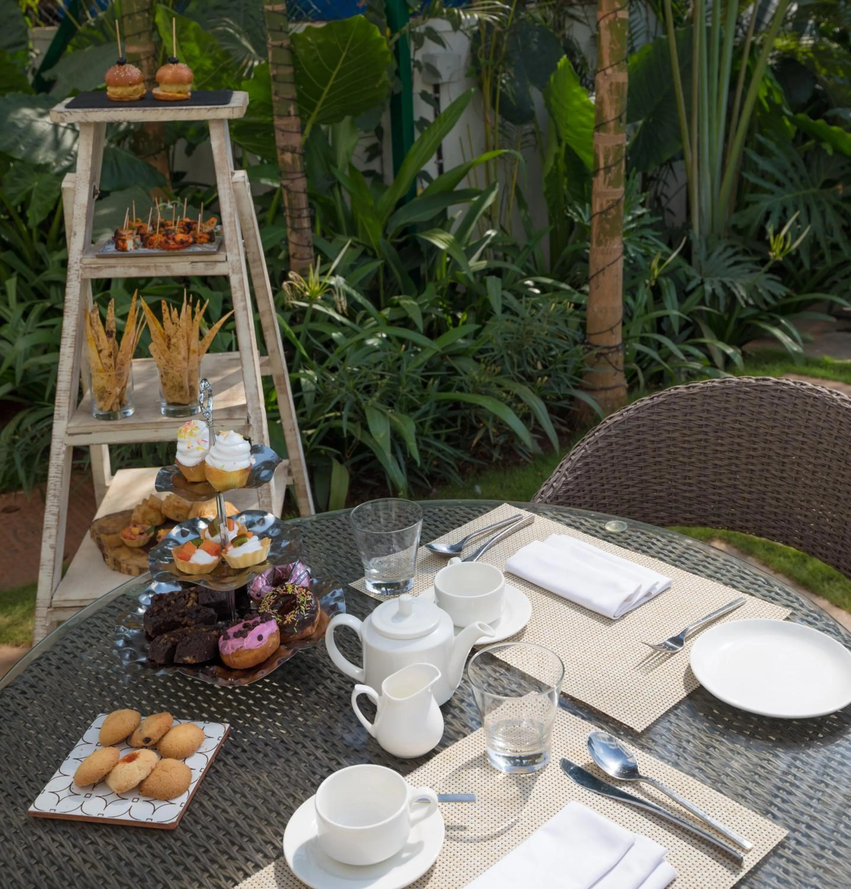 Food in The Park Baga River Goa - Adults only Property