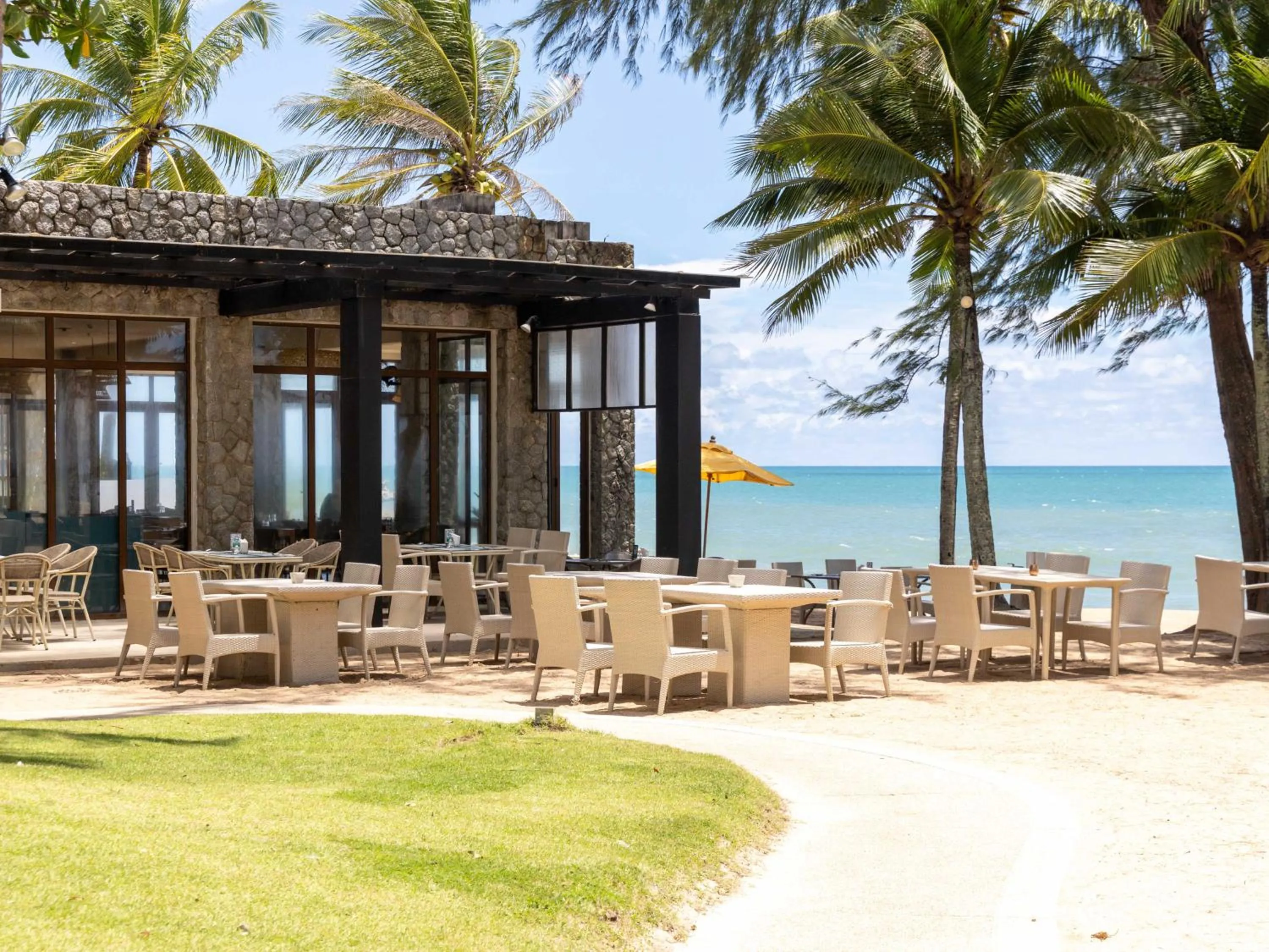 Restaurant/places to eat in Natai Beach Resort