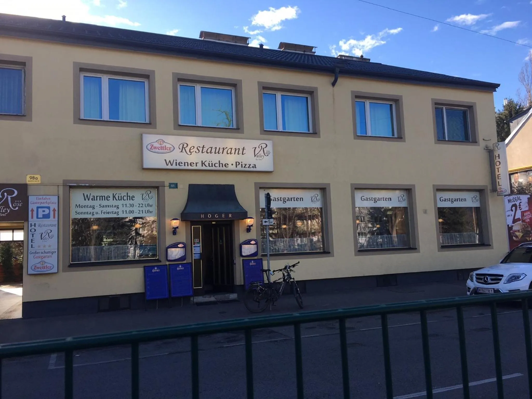 Property building in Hotel - Restaurant Valley Rose