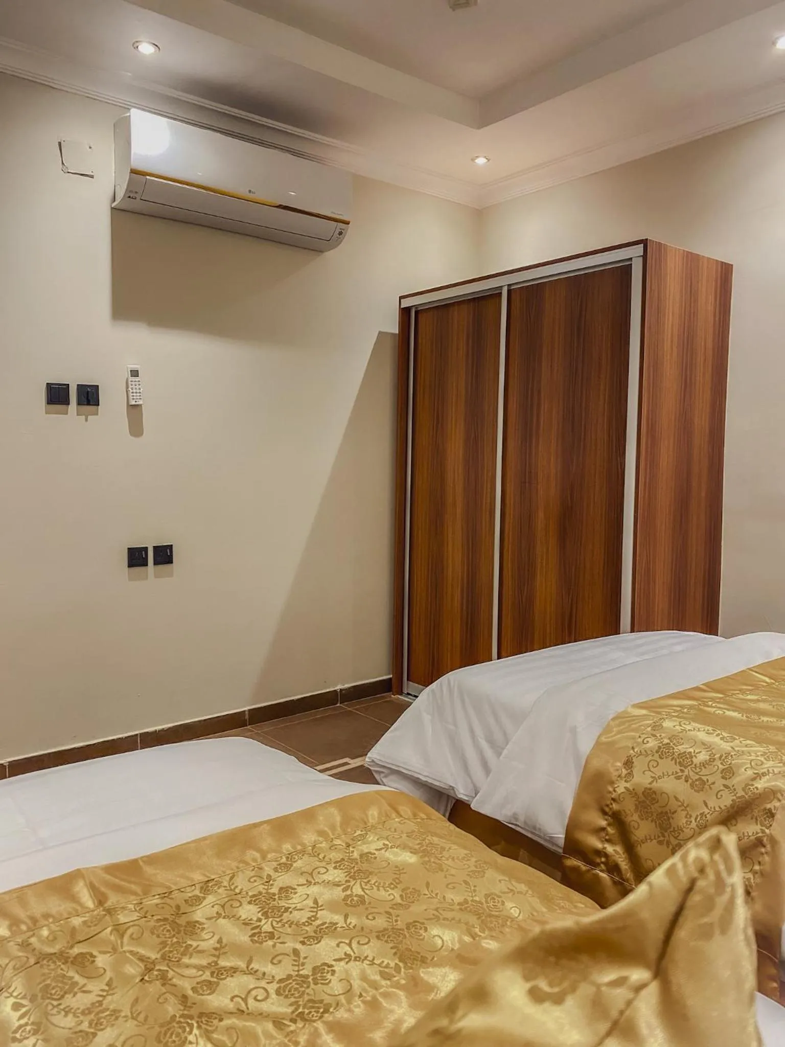 Bed in Comfort Inn Al Taawon - Family Only