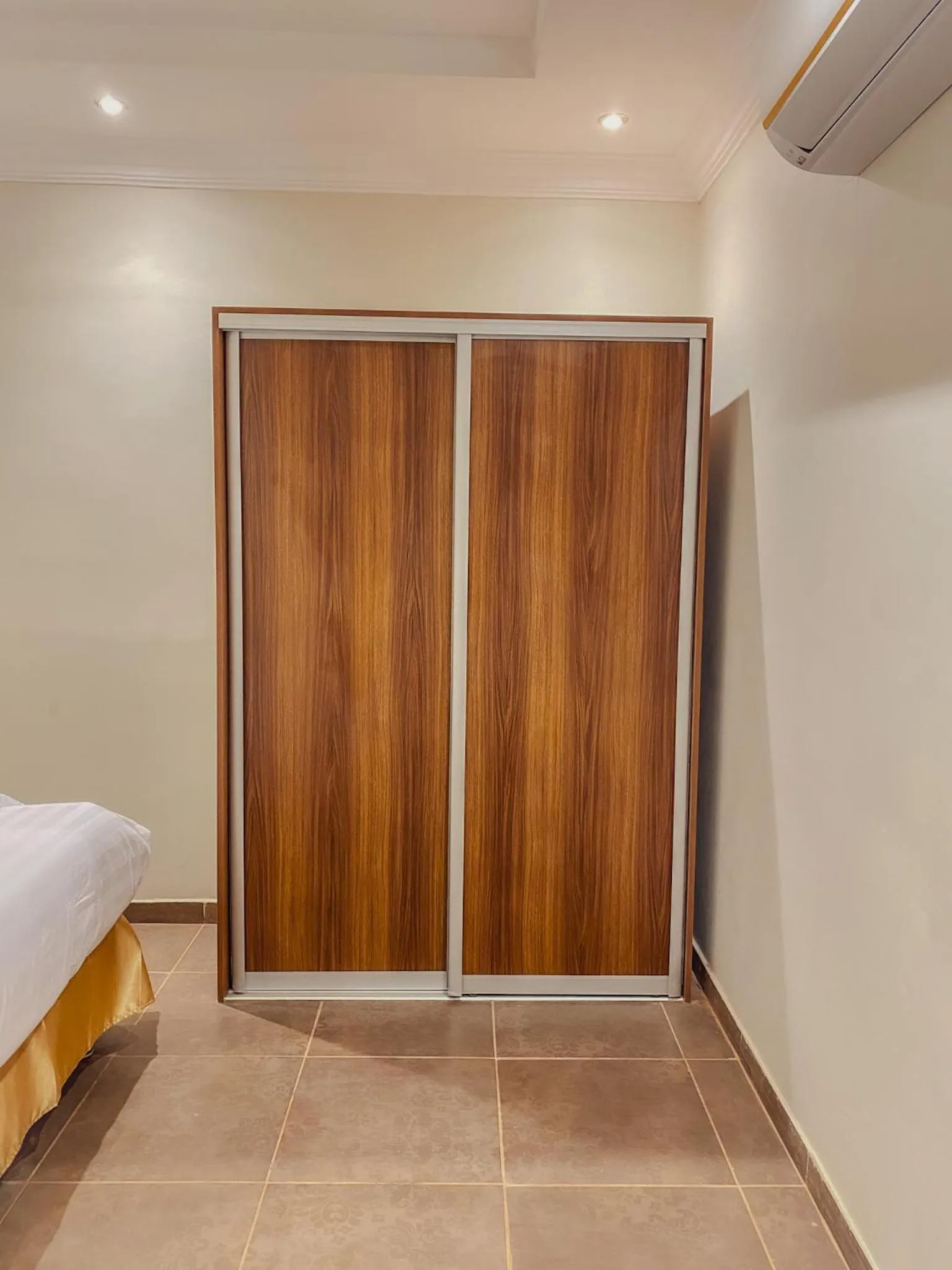 Bed in Comfort Inn Al Taawon - Family Only